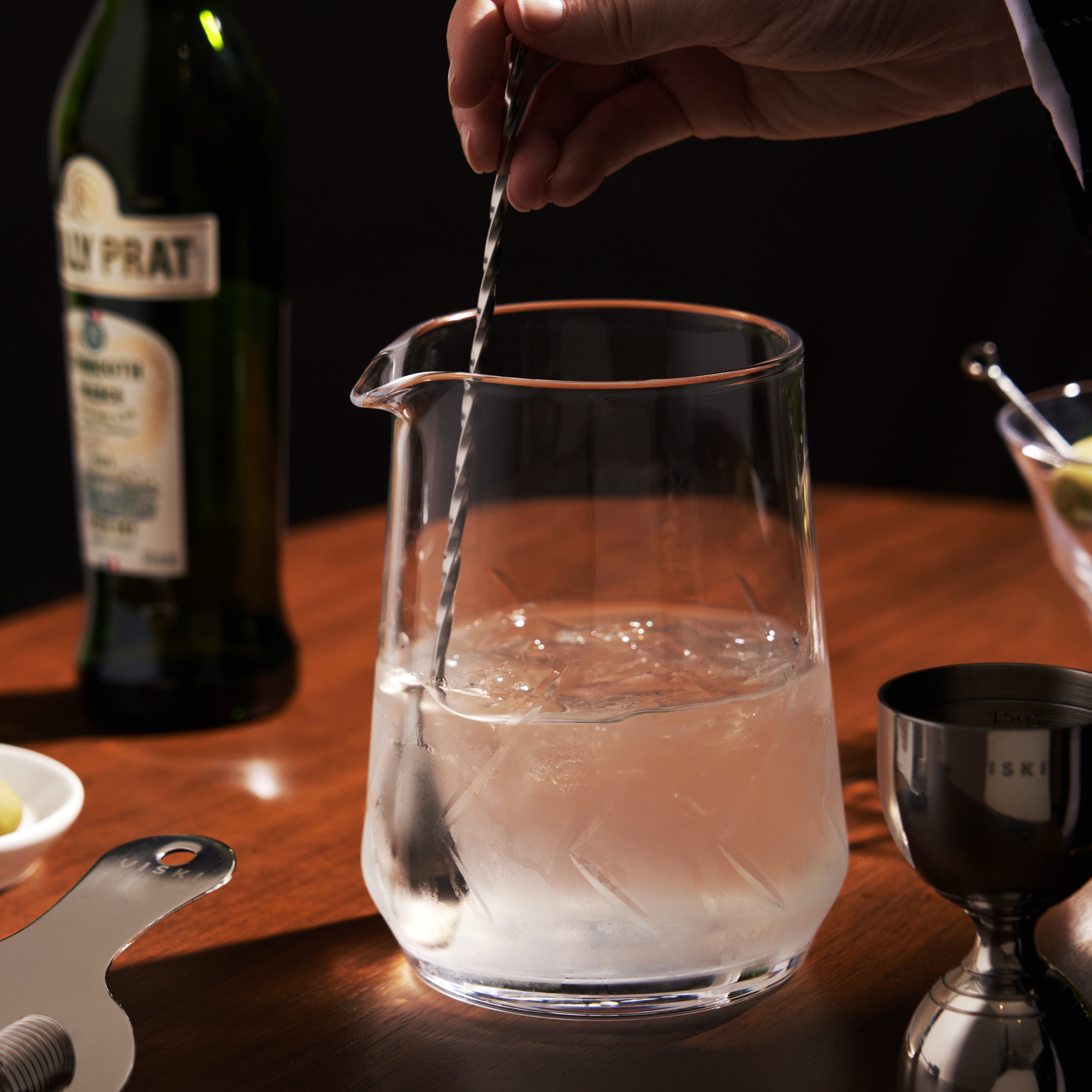Premium Burke Crystal Mixing Glass - Heavy Base Barware for Cocktails, Whiskey & Spirits - Perfect for Home Bars, Mixologists & Professional Bartenders
