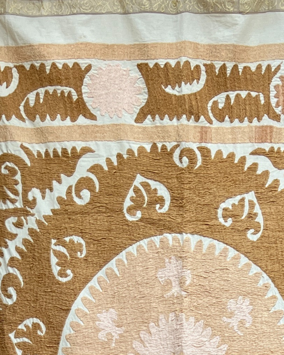 Medium Suzani 047 - Handmade Cotton Suzani Pillow Cover - Boho Home Decor for Living Room, Bedroom & Nursery