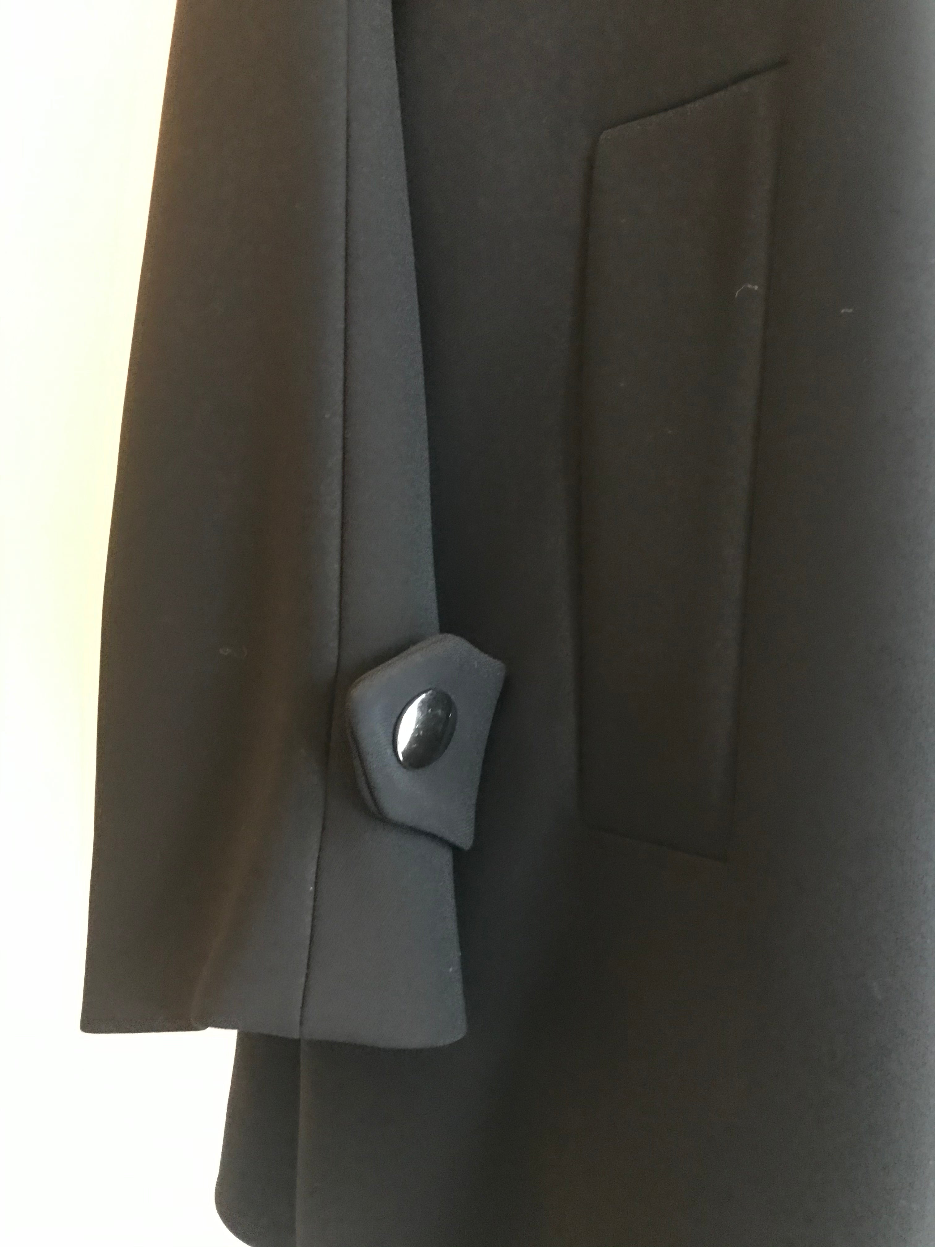 Stylish Women's Opera Coat - Elegant Long Wool Overcoat for Evening Events, Theater & Formal Occasions
