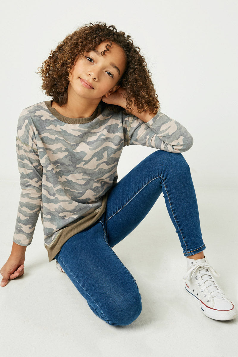 Camo Printed Long Sleeve T-Shirt for Women - Comfortable Military Style Casual Top for Outdoor Activities, Hiking & Streetwear Fashion