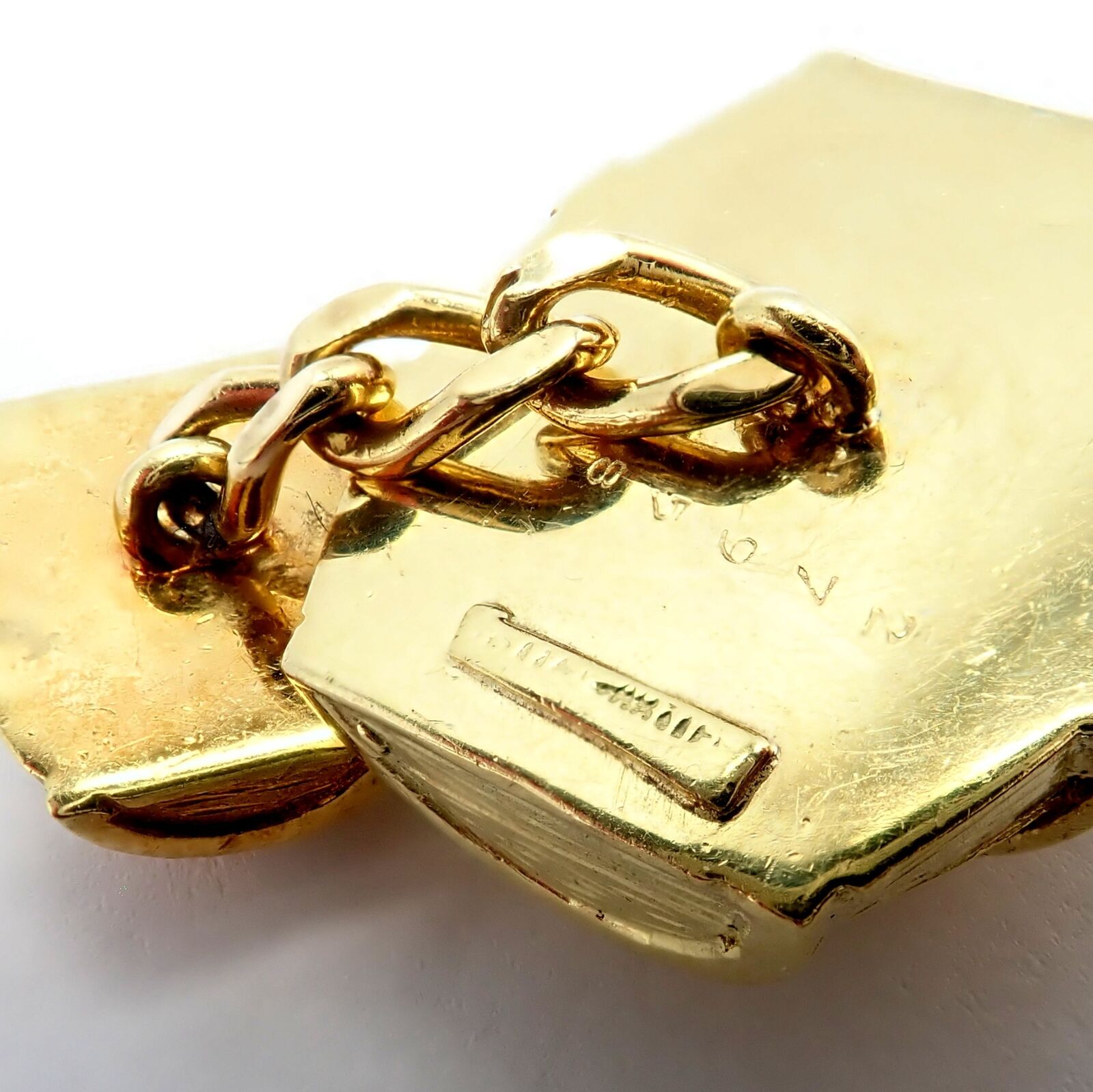 Vintage Cartier 18k Yellow Gold Barrel Cufflinks - Authentic 1970s Luxury Men's Jewelry for Formal Wear & Special Occasions