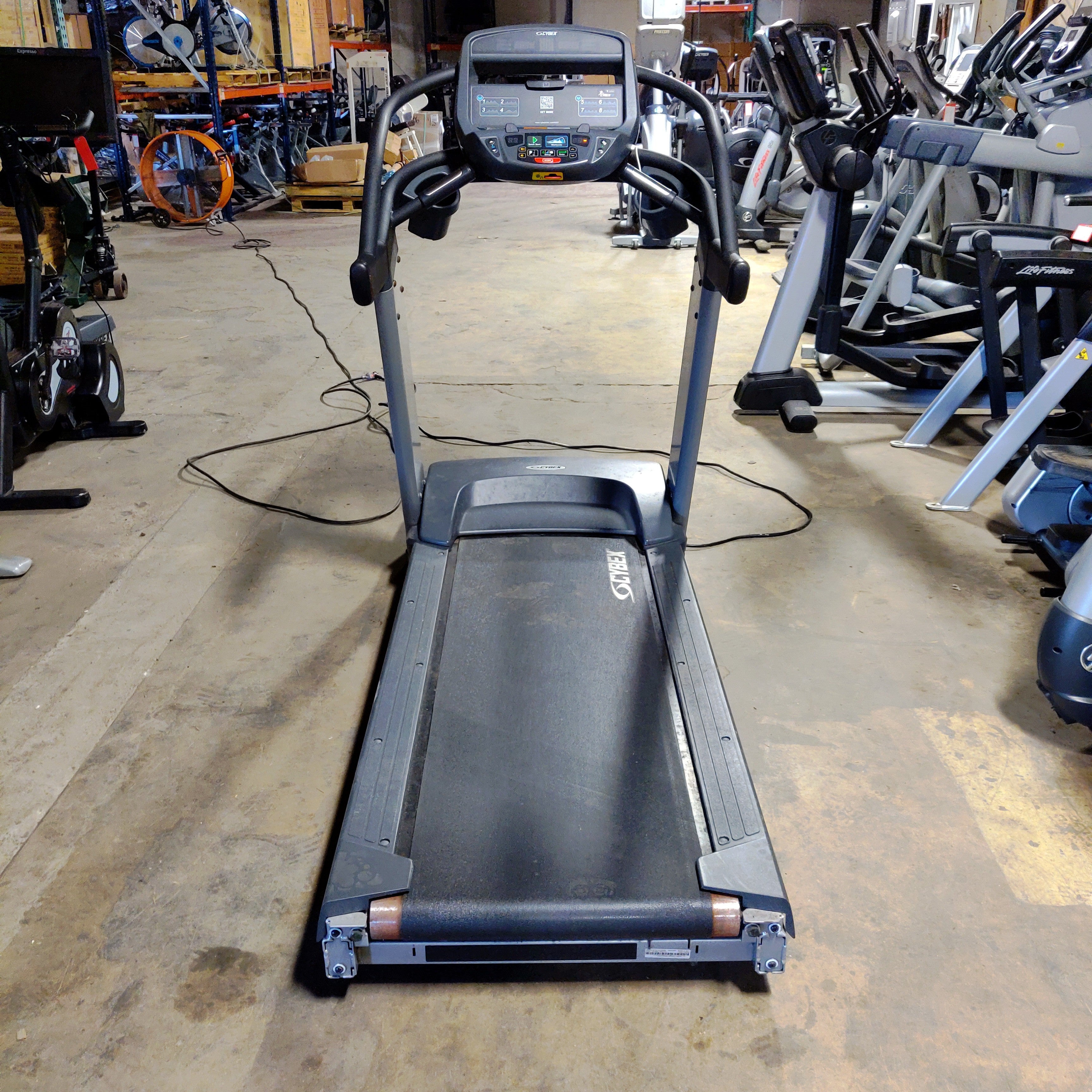 Cybex 525T Commercial Treadmill - Heavy Duty Gym Equipment for Home & Fitness Studios | Cardio Training, Running & Walking Workouts