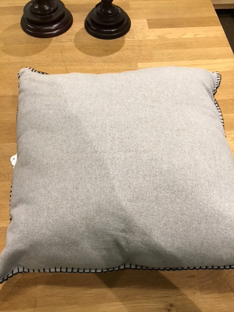Premium Gray Linen Pillow - Soft & Breathable Bedding for Home Decor - Perfect for Sofa, Bed, Couch and Living Room Relaxation