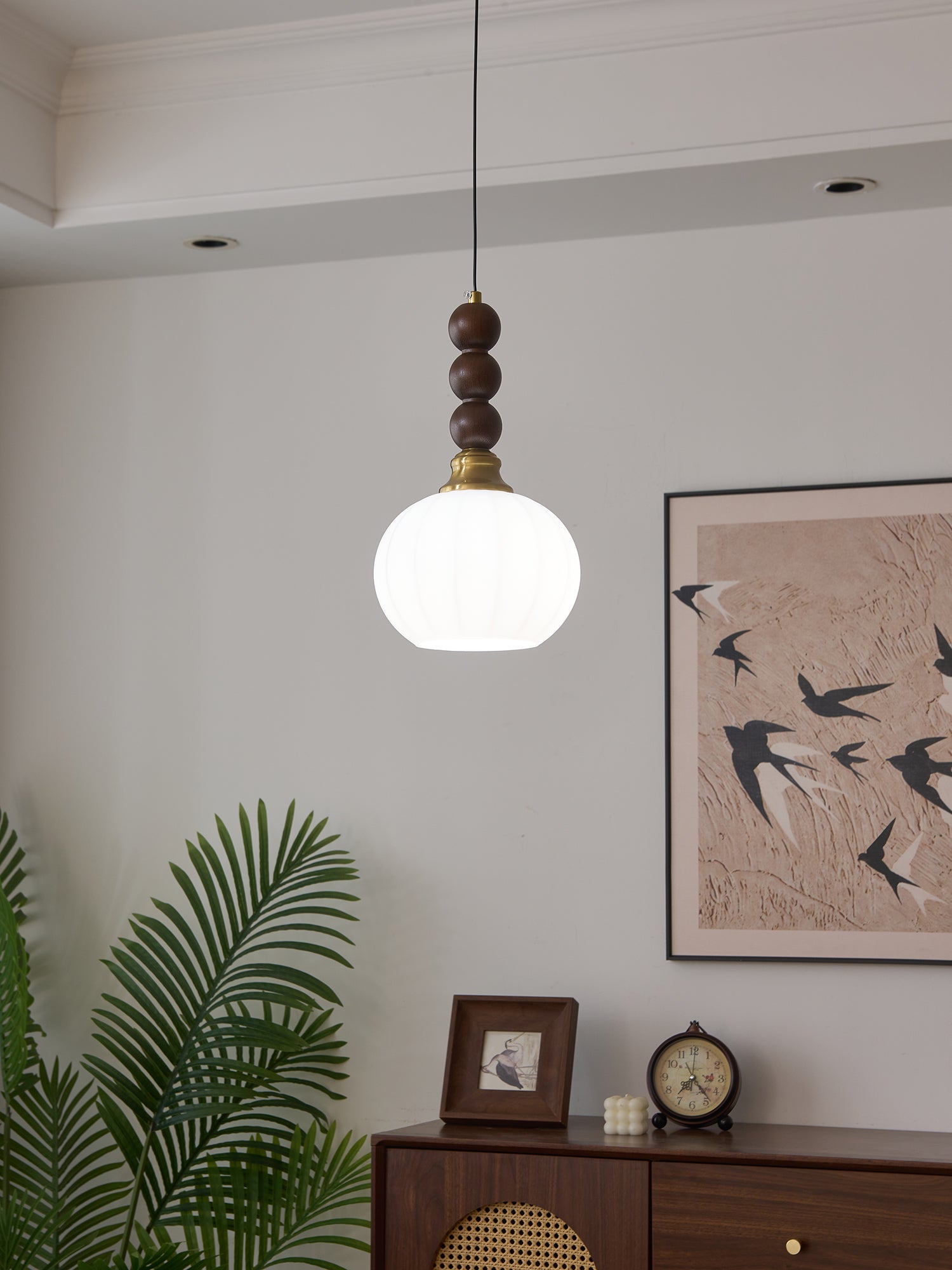 Evandra Modern Pendant Light - Sleek Hanging Chandelier for Kitchen Island, Dining Room & Bedroom - Adjustable Height & Dimmable Lighting - Perfect for Home Decor & Interior Design