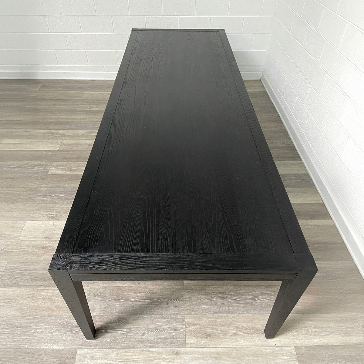 Modern French Style Extendable Dining Table - Expandable for 6 to 10 People - Perfect for Dinner Parties & Family Gatherings