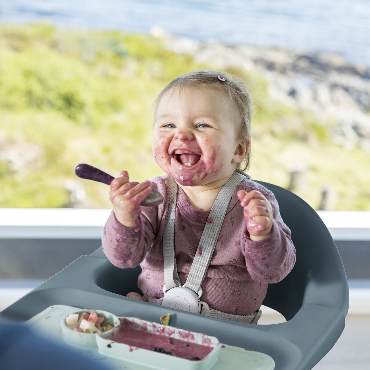 Stokke Clikk High Chair - Modern & Adjustable Baby Feeding Chair for Toddlers - Perfect for Dining, Kitchen, and Restaurant Use