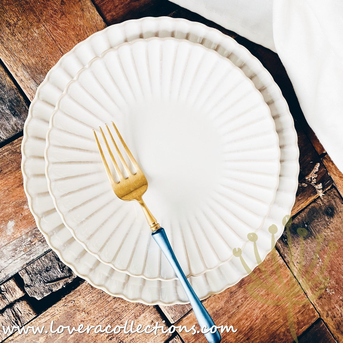Rustic Seashell Dinnerware Set - Beach Themed Plates, Bowls & Serving Dishes for Coastal Dining & Entertaining - Perfect for Beach House, Summer Parties & Nautical Decor