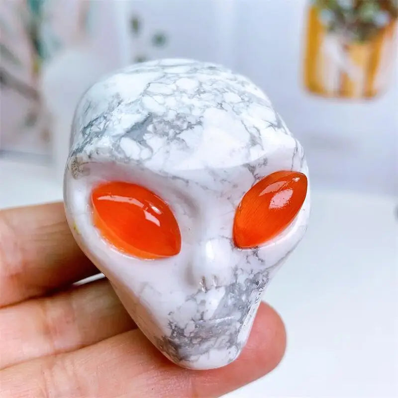 2 Inch Natural Howlite Alien Skull Crystal Carved Figurine - Reiki Healing Gemstone, Home Decor, Unique Gift for Collectors (1 Piece) - Perfect for Meditation, Spiritual Healing & Gothic Decor