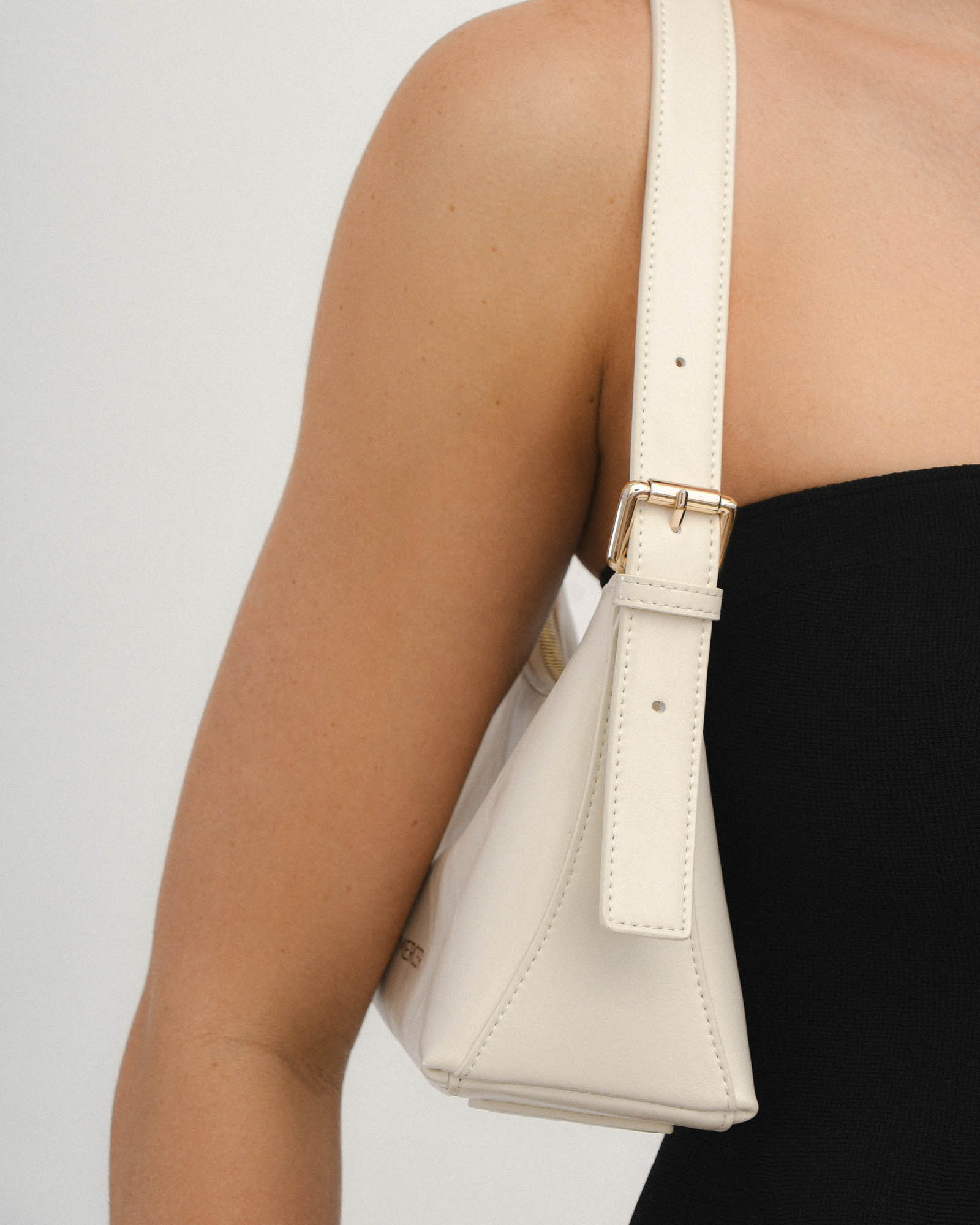 Arlo Shoulder Bag - Premium Off-White Leather Crossbody Purse for Women | Fashionable Everyday Handbag for Work, Travel & Casual Outings