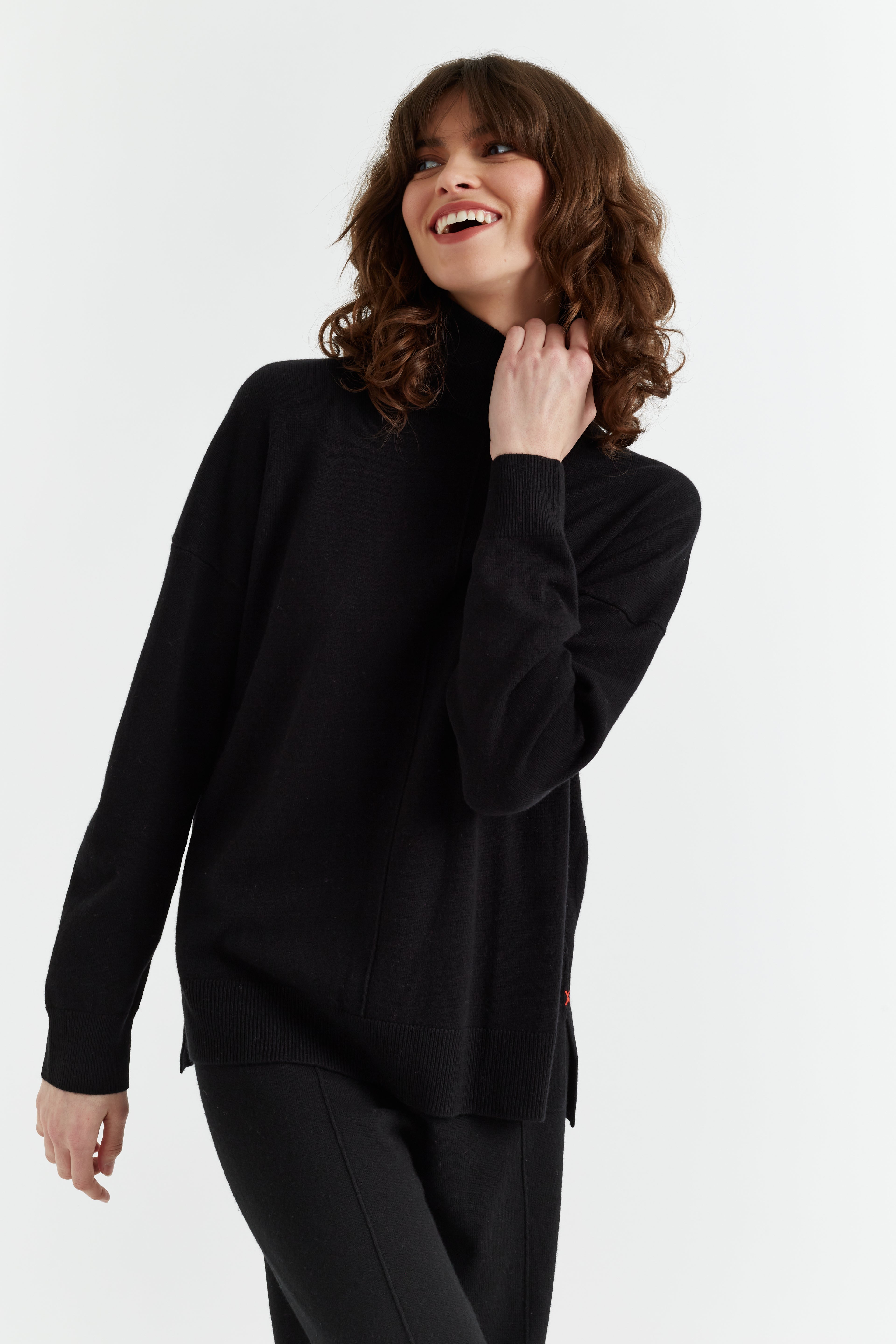 Premium Black Wool Cashmere Relaxed Rollneck Sweater for Women - Soft & Warm Winter Pullover for Casual Outfits & Office Wear