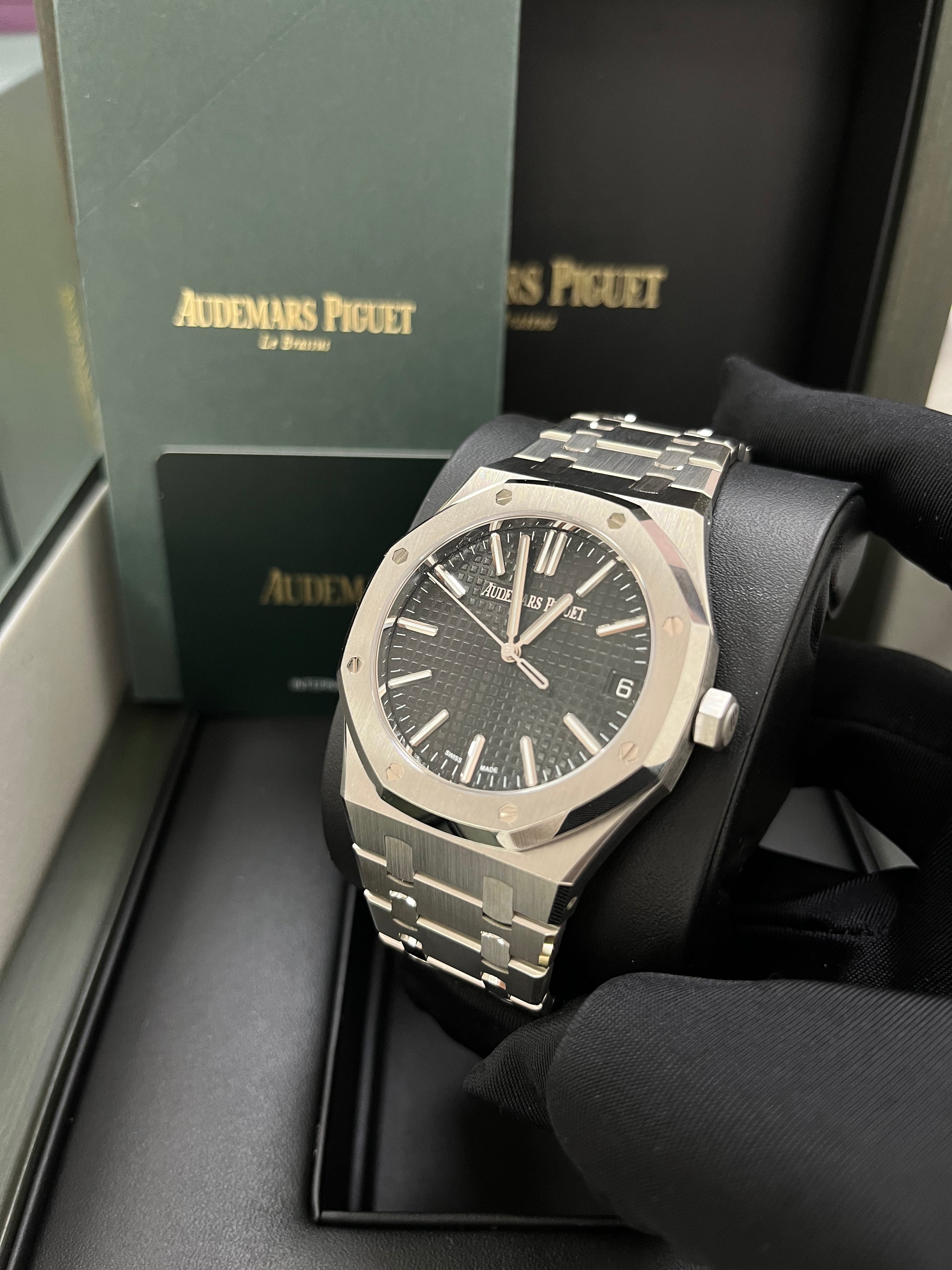 Audemars Piguet Royal Oak 15510ST.OO.1320ST.07 Automatic Men's Watch - Black Dial Stainless Steel Luxury Timepiece for Business, Gifting & Special Occasions