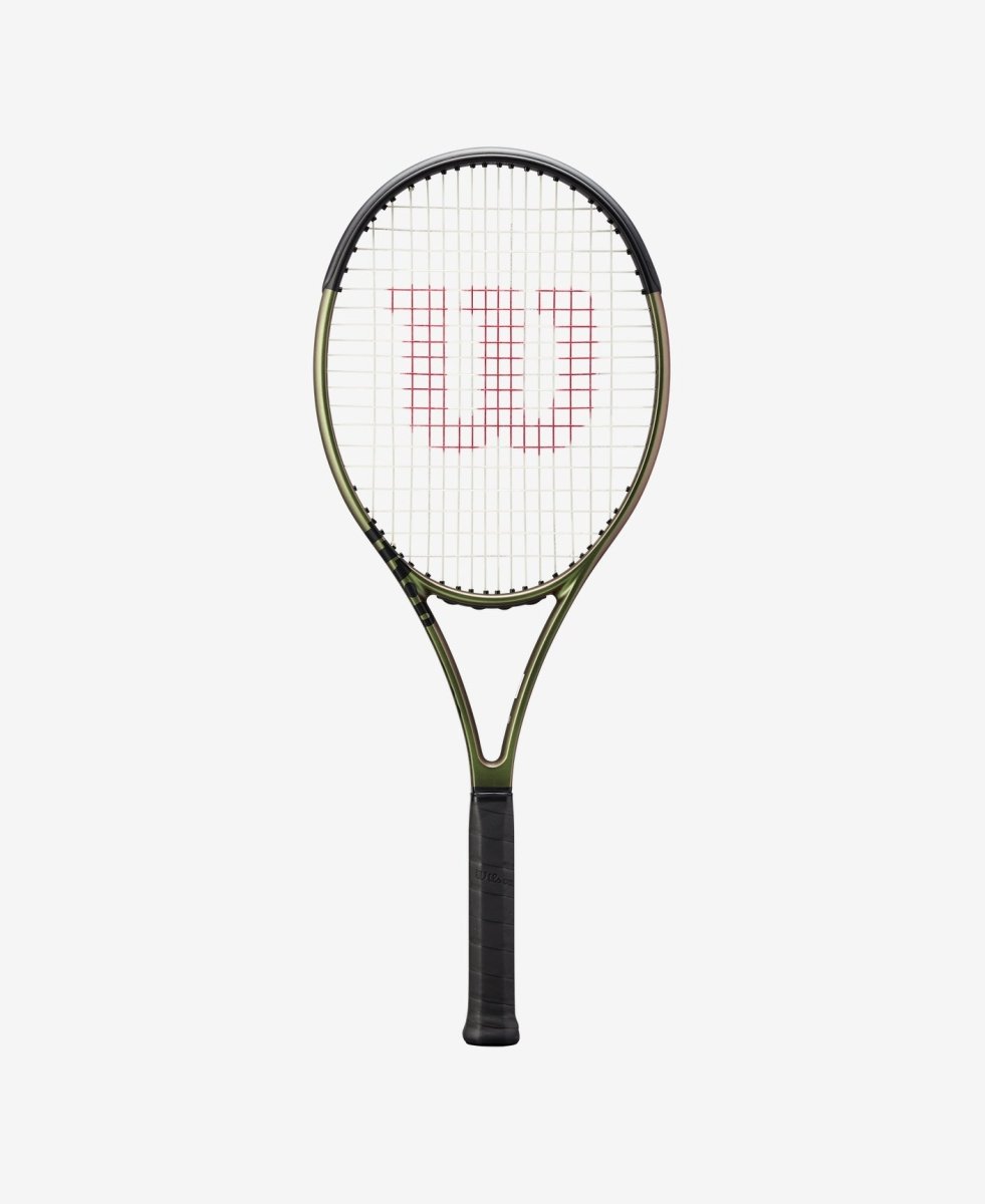 Wilson Blade 104 V8 Tennis Racket - Professional Graphite Tennis Racquet for Adults & Advanced Players | Perfect for Singles & Doubles Matches, Training Sessions
