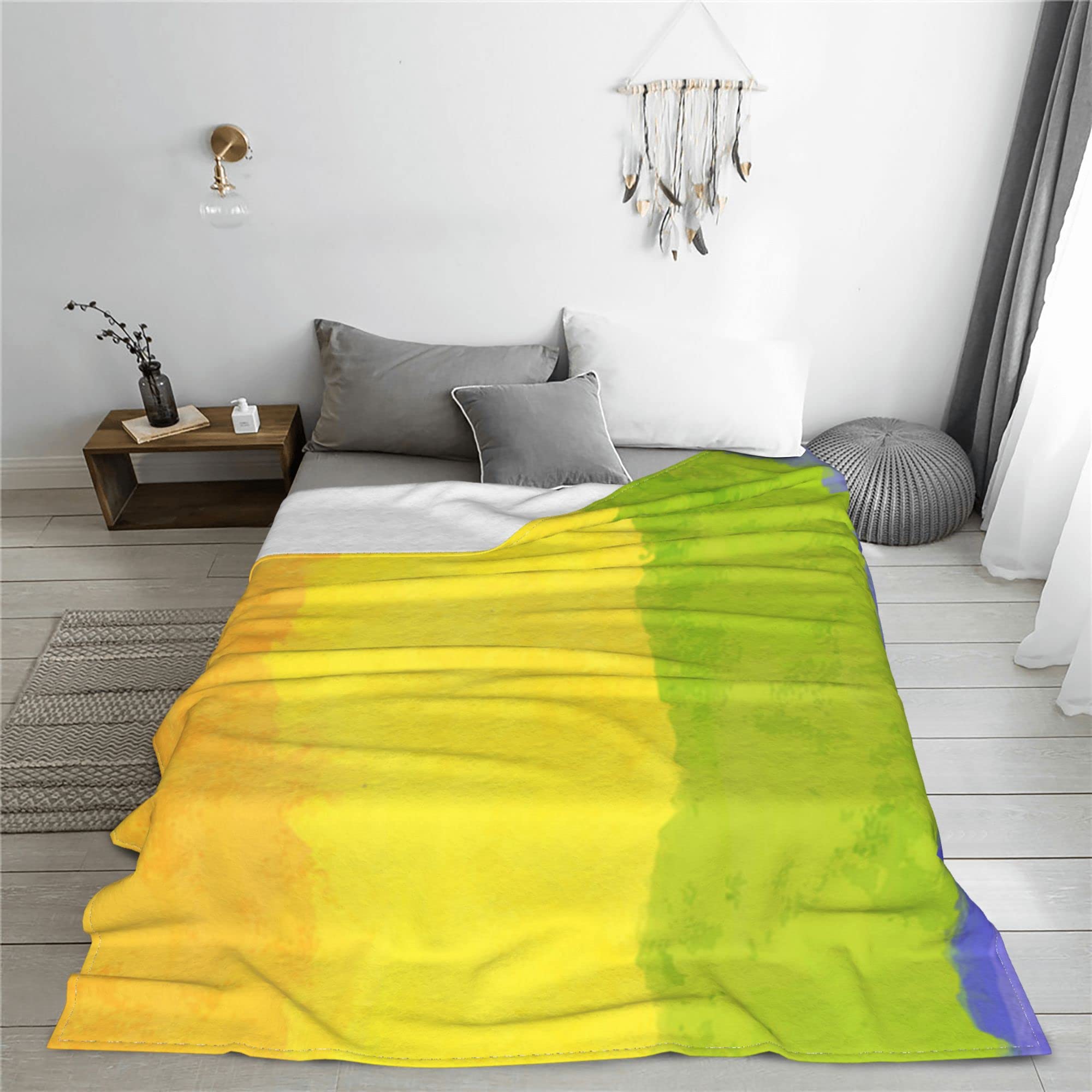 Soft & Warm Fleece Blankets for Couch, Sofa & Bed - All-Season Cozy Throw Blankets for Women & Men | Summer Cooling Fuzzy Blanket with LGBT Pride Flag Design | Perfect for Lounging, Netflix Nights & Gift Giving
