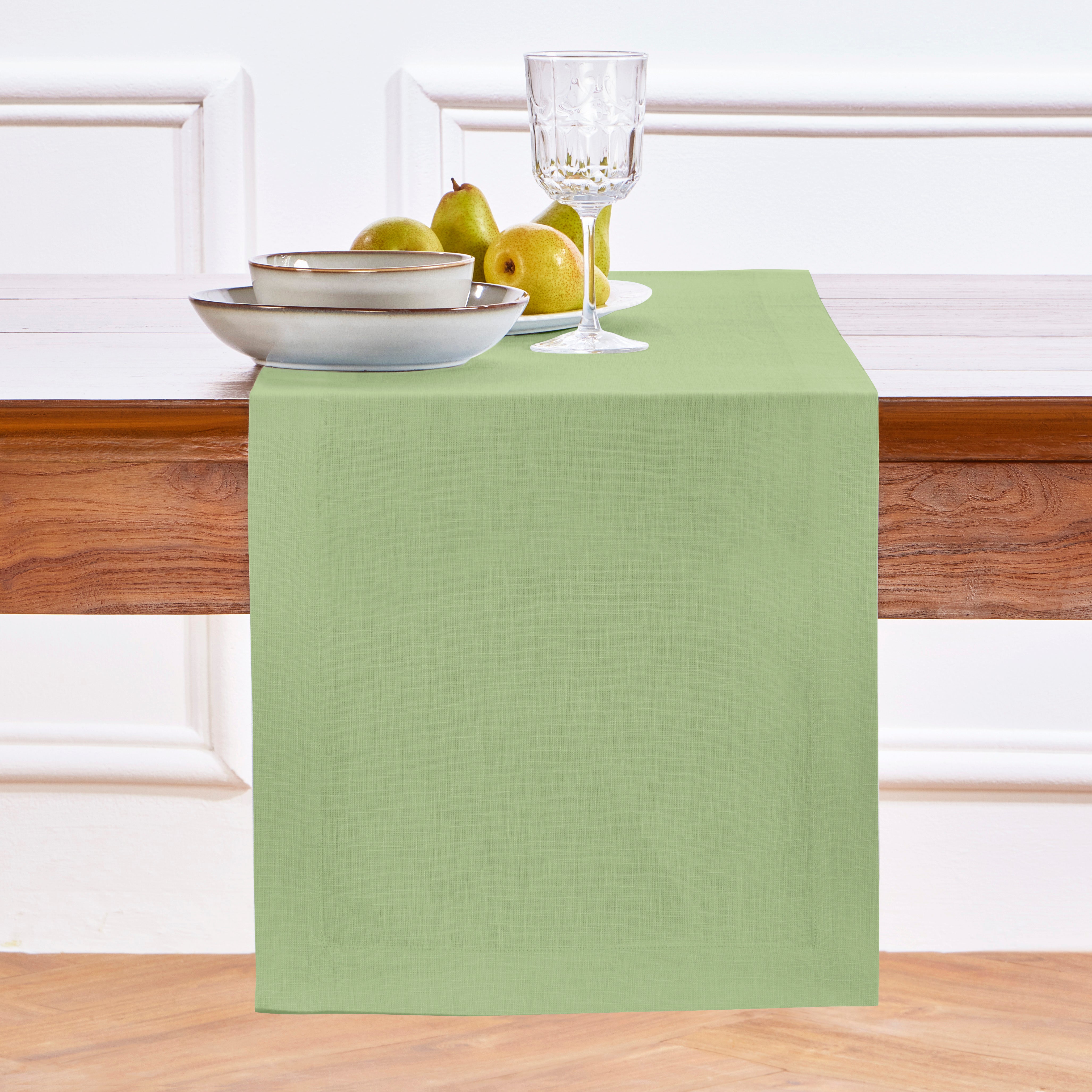 Elegant Fete Table Runner for Weddings, Parties & Events - Premium Decorative Dining Table Cover for Home & Restaurant Decor
