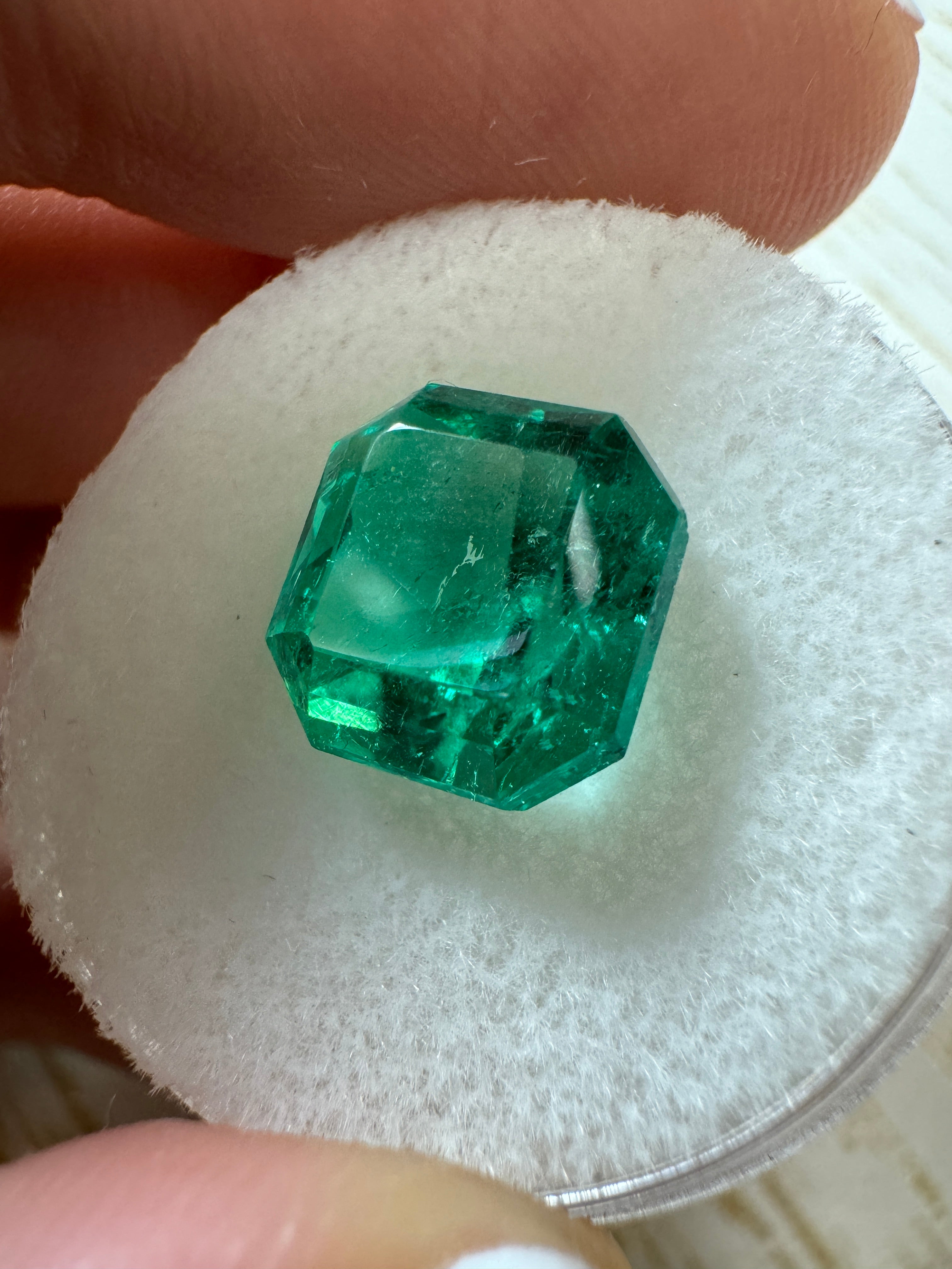 4.18 Carat 10x9.5mm Vibrant Loose Colombian Emerald Gemstone - Asscher Cut for Jewelry Making, Engagement Rings & Luxury Gifts