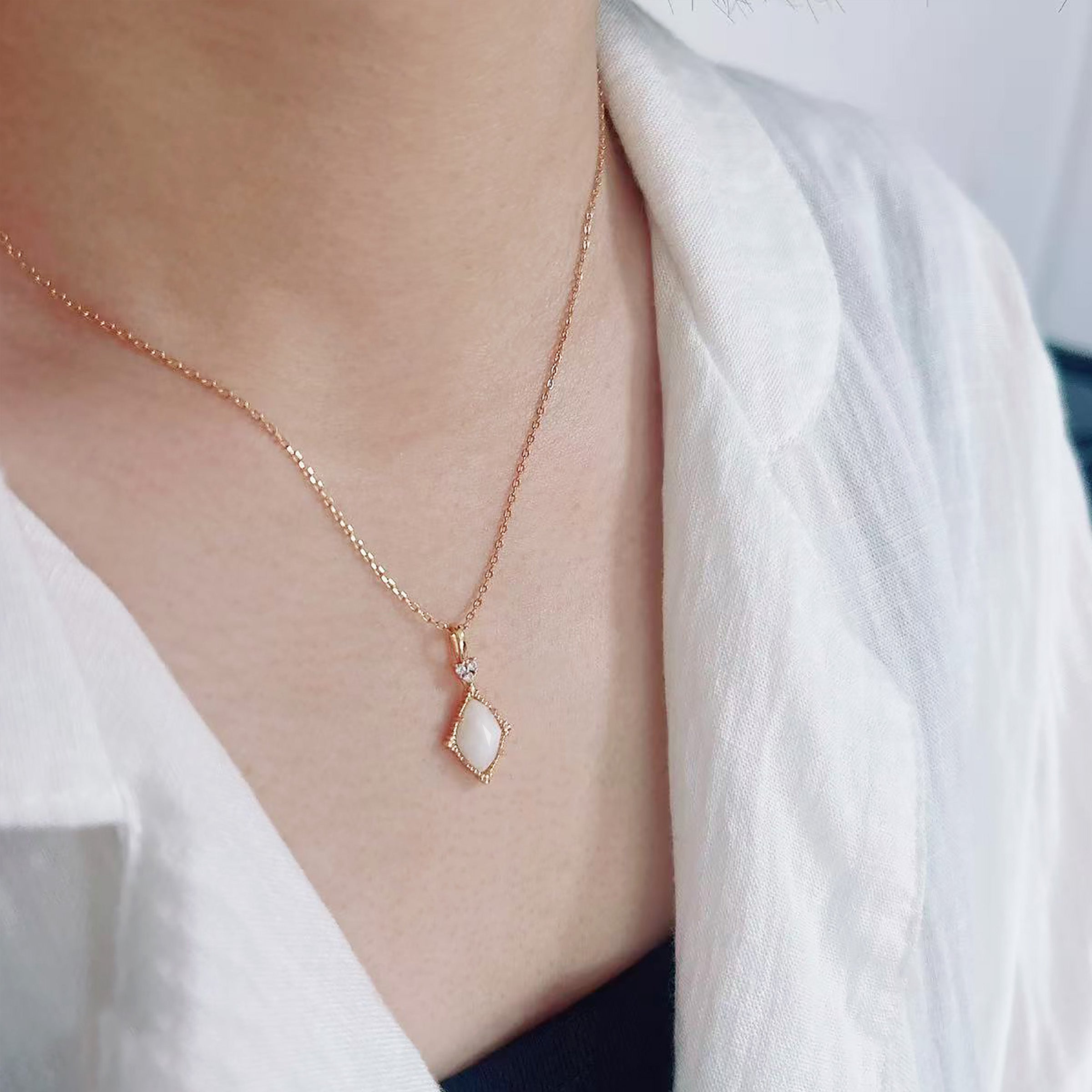 Breastmilk Keepsake Necklace - Personalized Memorial Jewelry for Moms - Perfect for Cherishing Precious Memories & Breastfeeding Journey