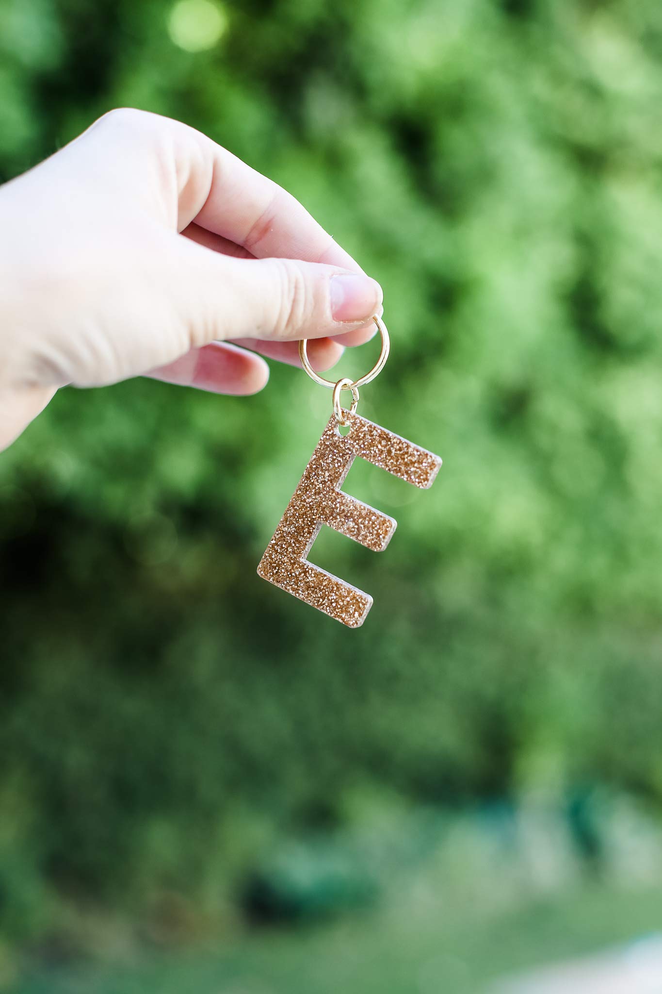 Lucky Feather Initial Keychain - Personalized Gold Glitter Keychain for Women, Girls | Custom Letter Keychain for Purse, Backpack, Gift | Elegant Key Ring for Everyday Use & Special Occasions