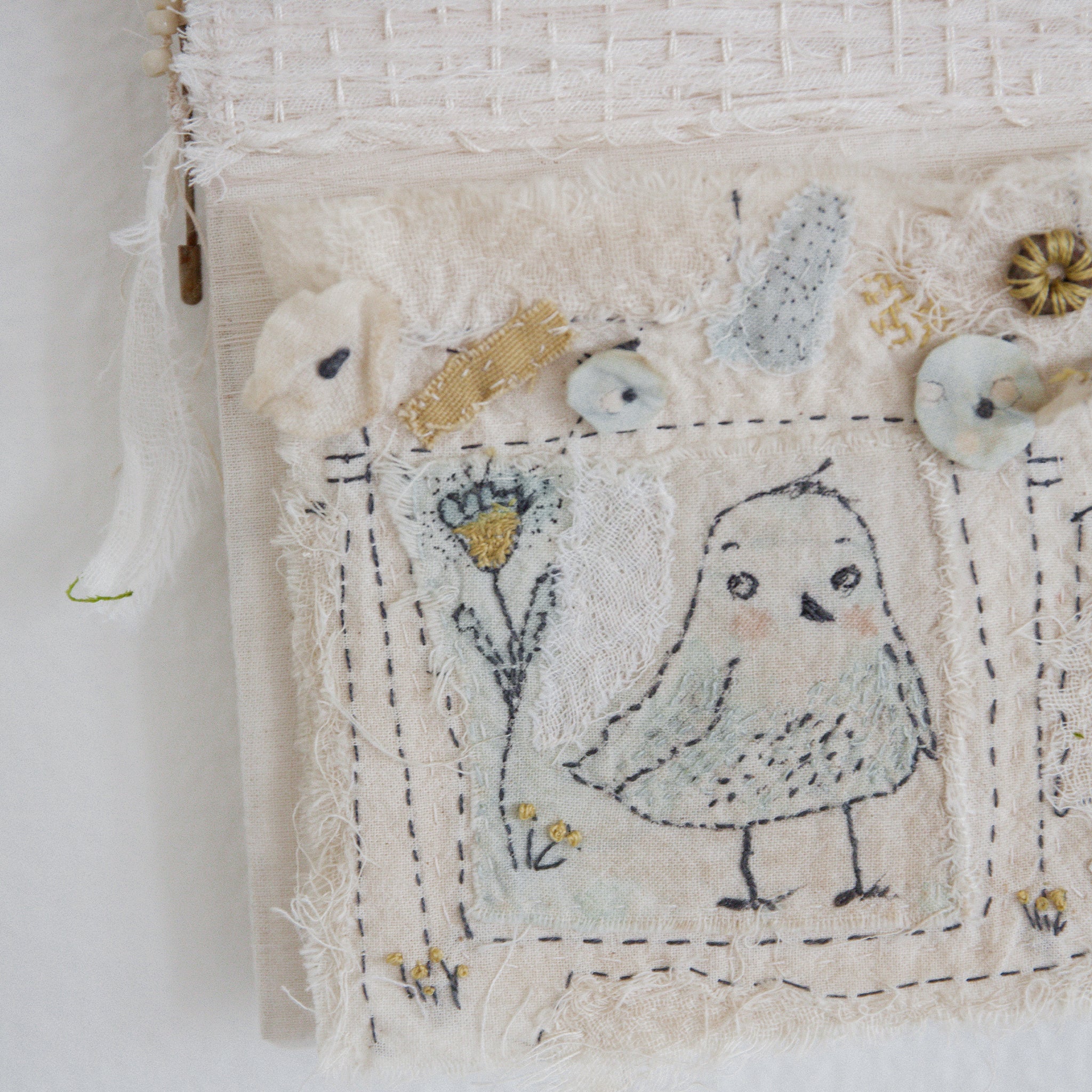 Hutch Studio Birds the Word Fabric Art Collection - No Word From The Bird | Wall Decor, Home Decor, Living Room & Bedroom Art