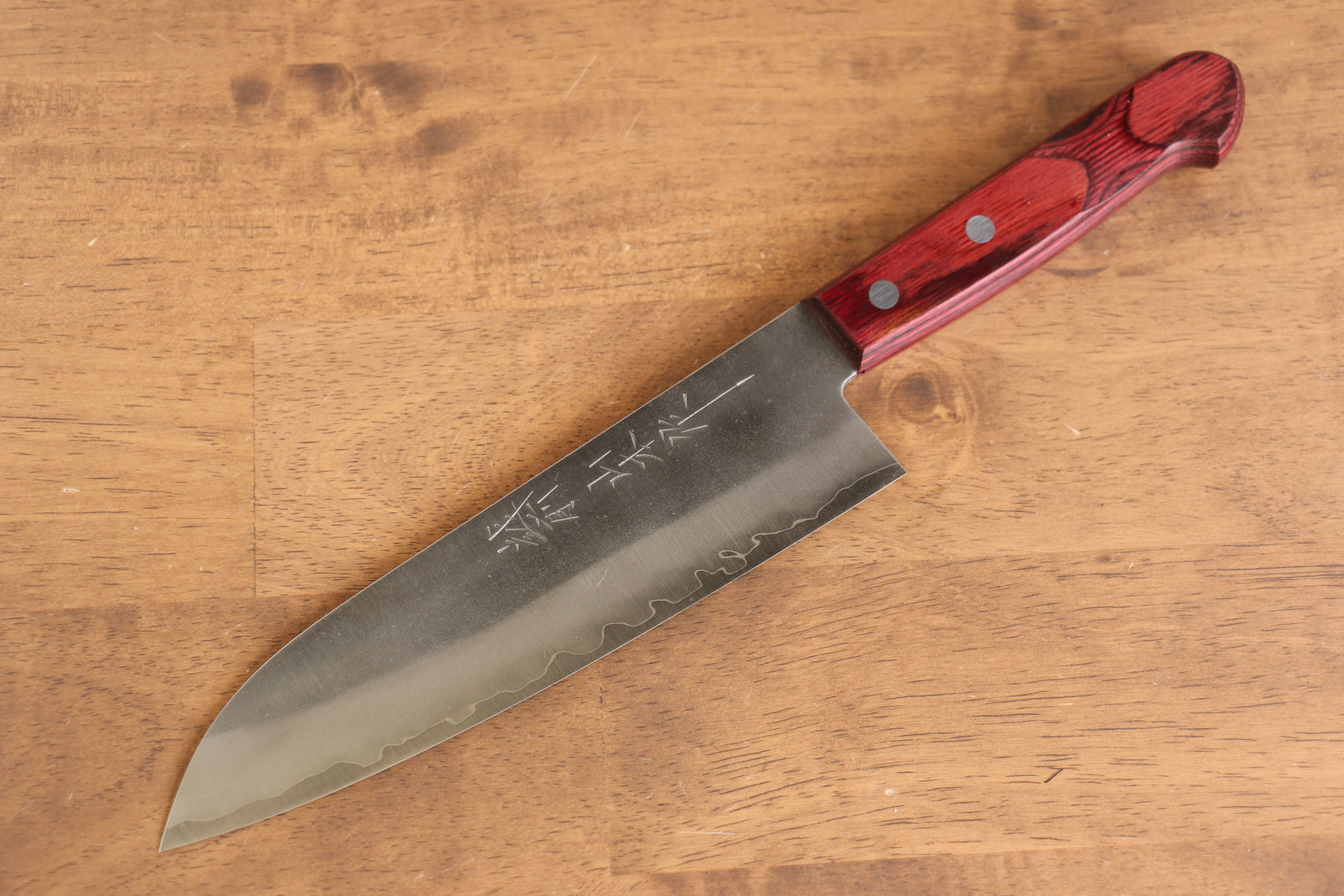 Nao Yamamoto 180mm Santoku Knife - Japanese Silver Steel No.3 Nashiji Blade with Red Pakka Wood Handle - Perfect for Slicing, Dicing & Chopping Vegetables, Meat & Fish in Professional & Home Kitchens