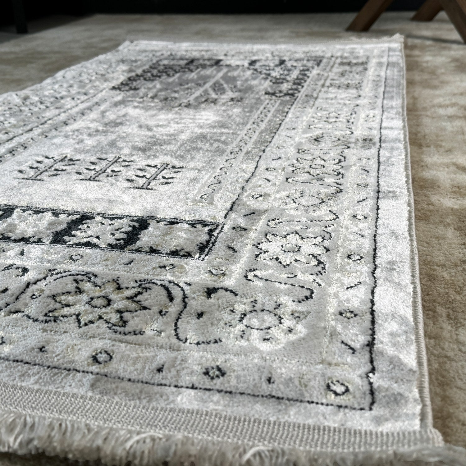 Premium Islamic Prayer Rug - Soft & Comfortable Muslim Prayer Mat for Home & Mosque - Ideal Gift for Ramadan, Eid & Daily Salah (Cream)