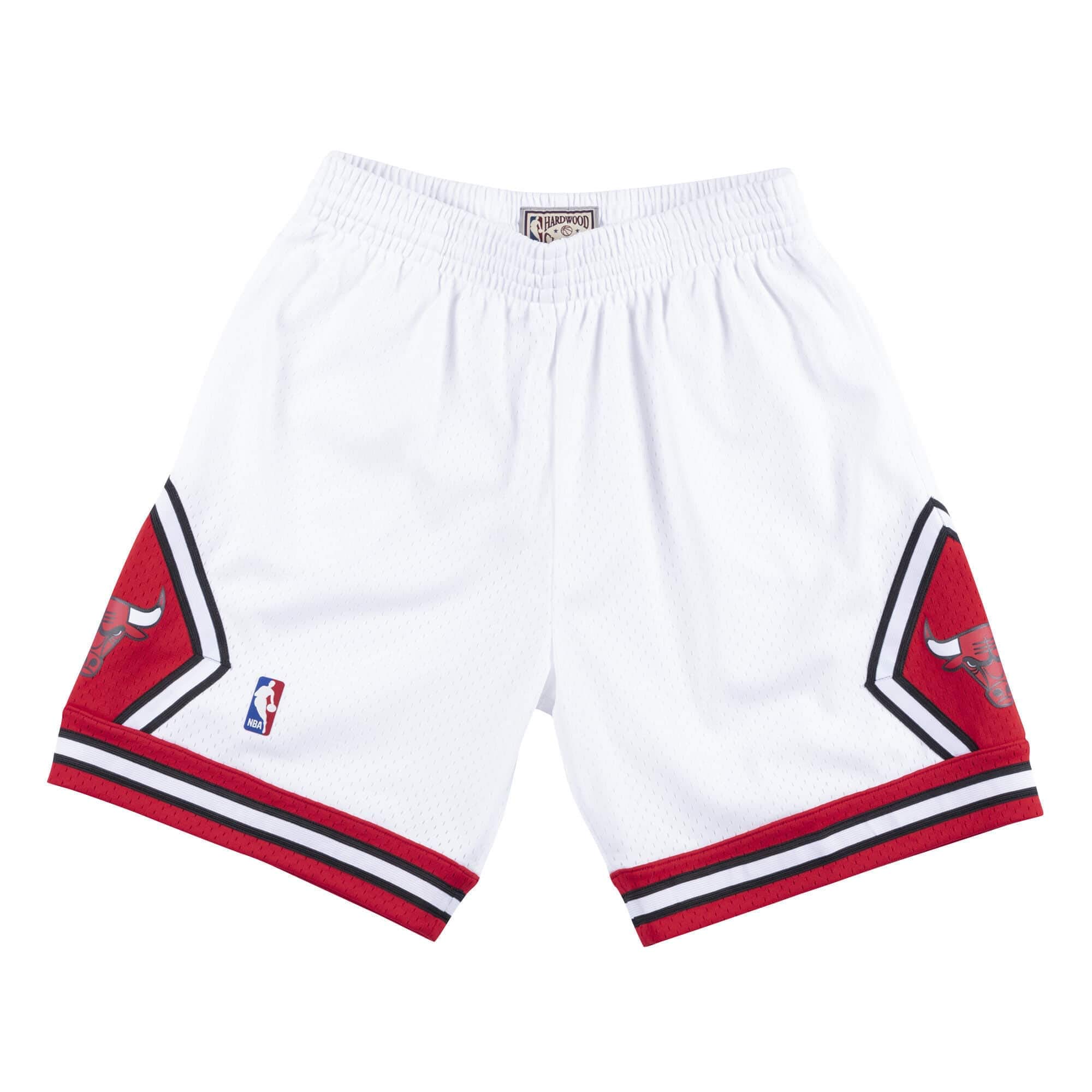 Mitchell & Ness NBA Chicago Bulls Swingman Shorts for Men - White Basketball Shorts for Casual Wear, Gym & Street Style