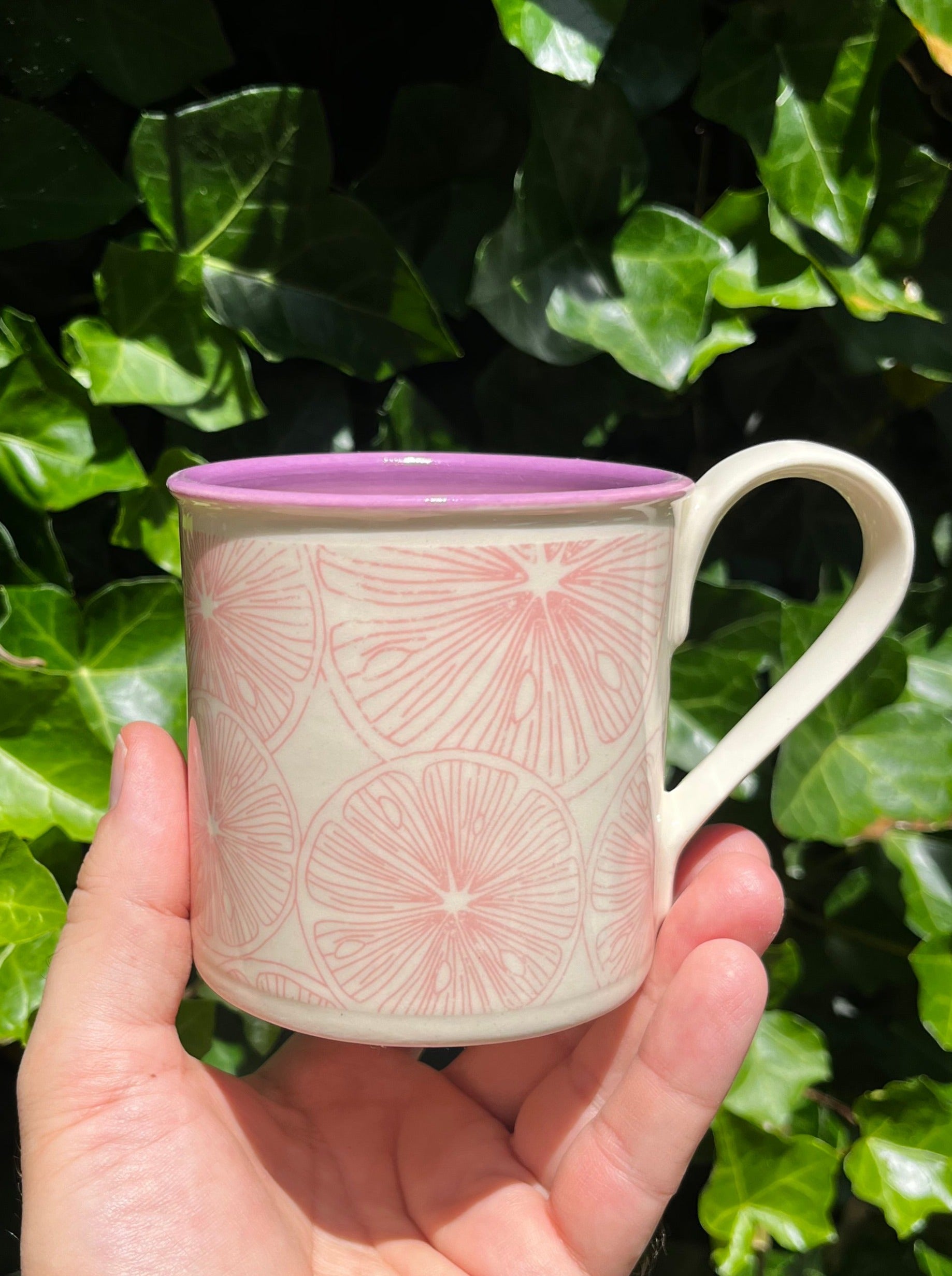 Handmade Auburn Clay Citrus Mug - Ceramic Coffee Cup with Lemon Design - Perfect for Tea, Coffee & Kitchen Decor