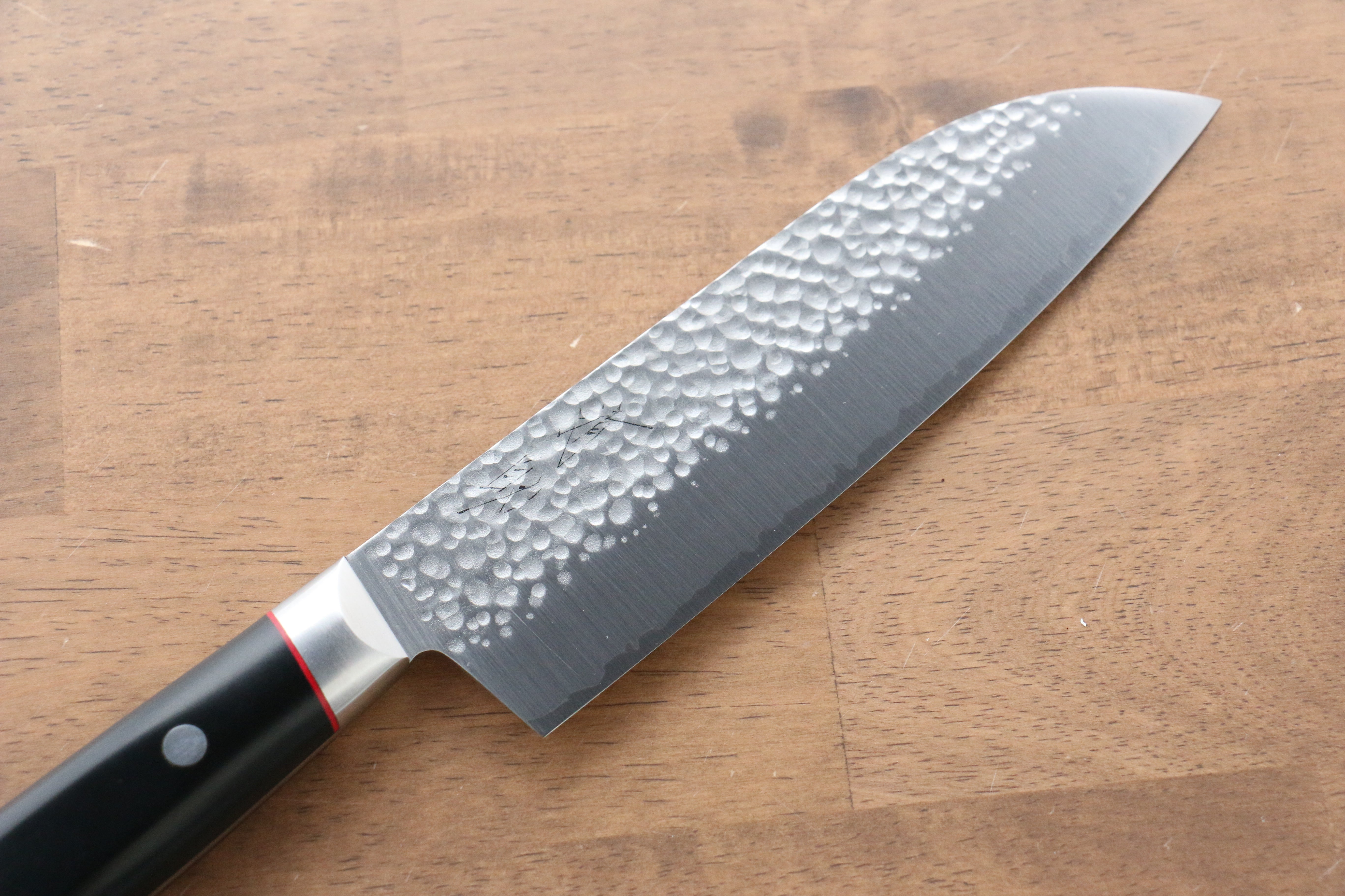 Seisuke PRO J VG10 Hammered Santoku Knife 170mm - Black Micarta Handle - Japanese Kitchen Knife for Slicing, Dicing & Chopping - Perfect for Home Chefs & Professional Cooks
