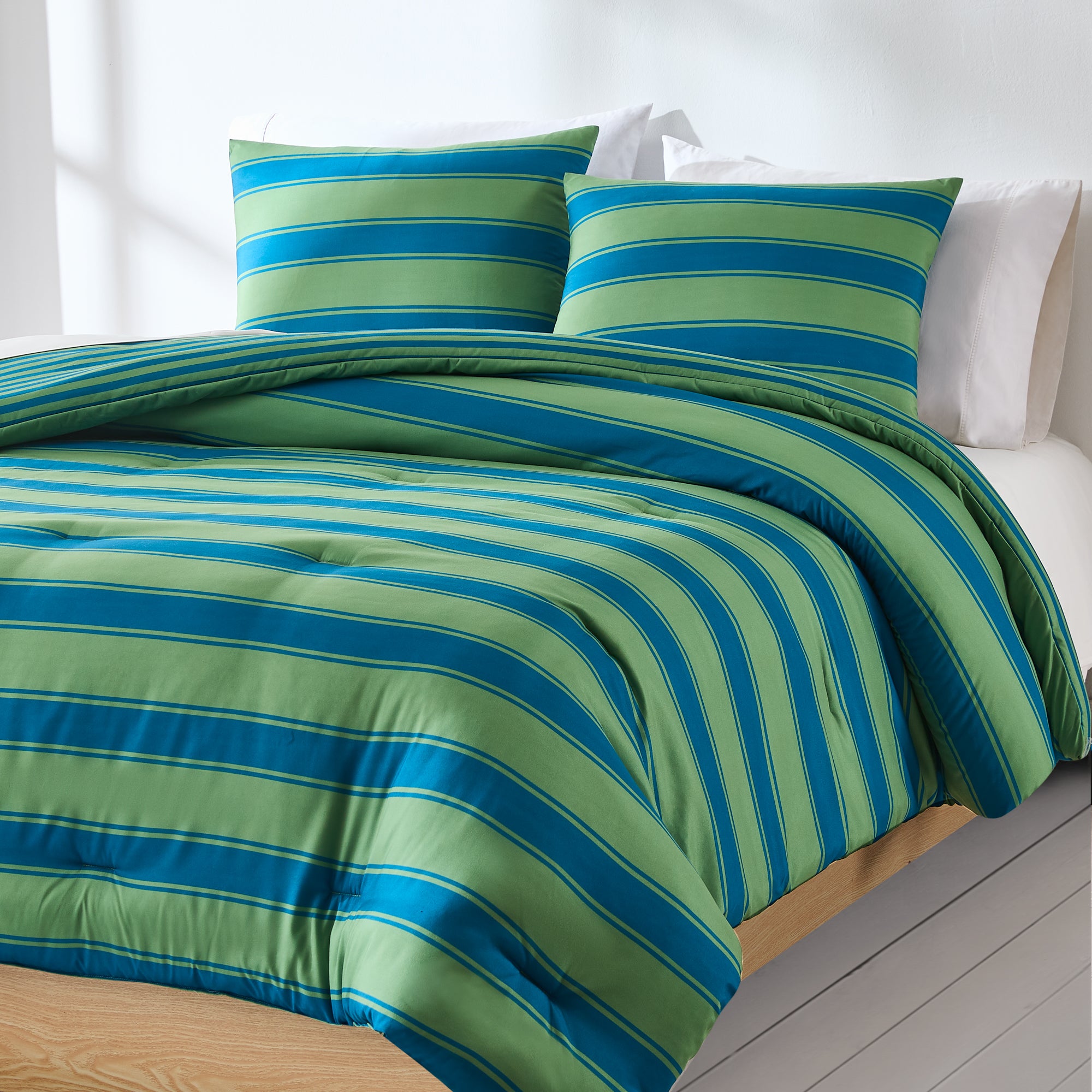 Gale Cabana Stripe Comforter Set - Queen Size Bedding, Soft & Breathable Cotton, Coastal Beach Style - Perfect for Guest Rooms, Vacation Homes & Summer Bedroom Decor