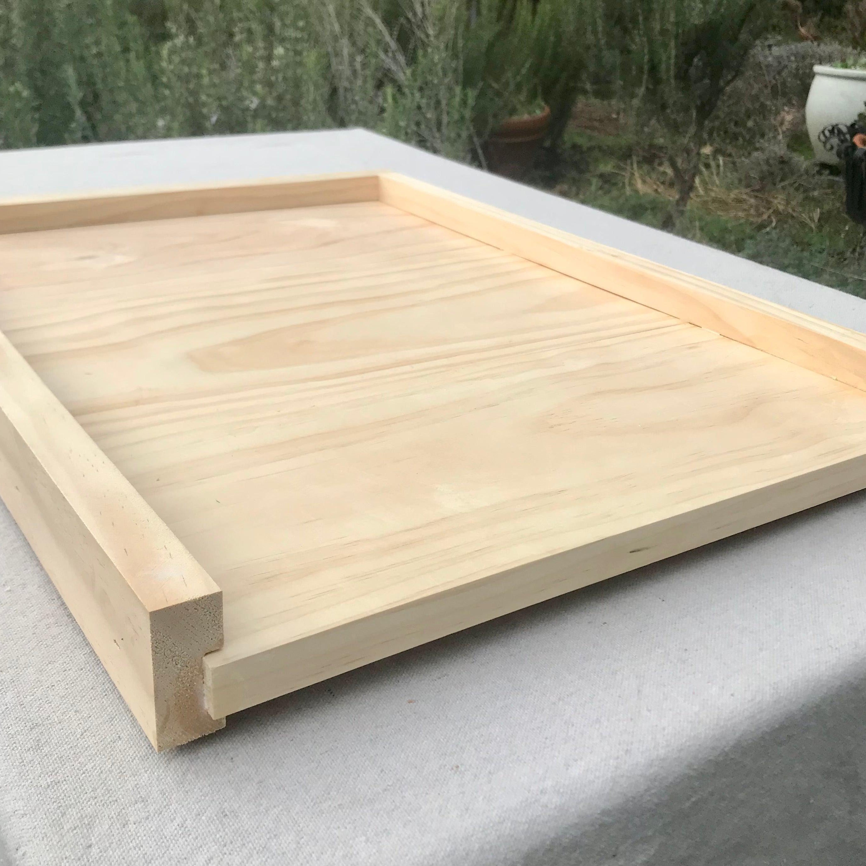 Solid Bottom Board for Beehives - Durable & Sturdy Beekeeping Equipment for Hive Stability and Protection | Perfect for Backyard Beekeepers & Apiaries
