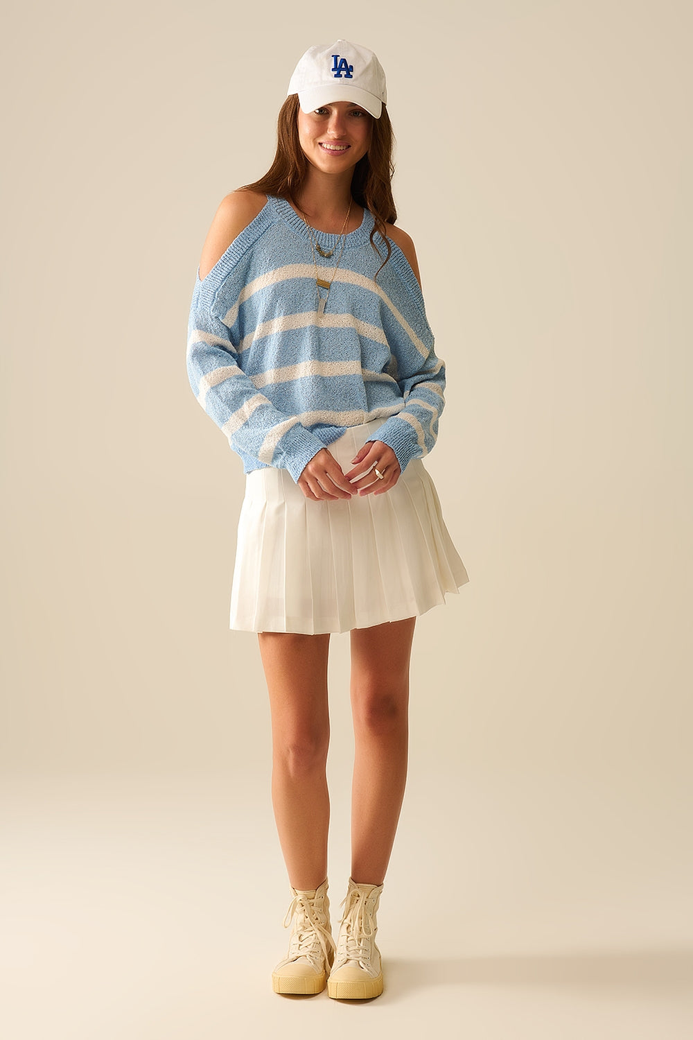 Pull Heather with Open Shoulders and Horizontal Stripes in Blue - Perfect for Casual Outings and Layered Fall Fashion