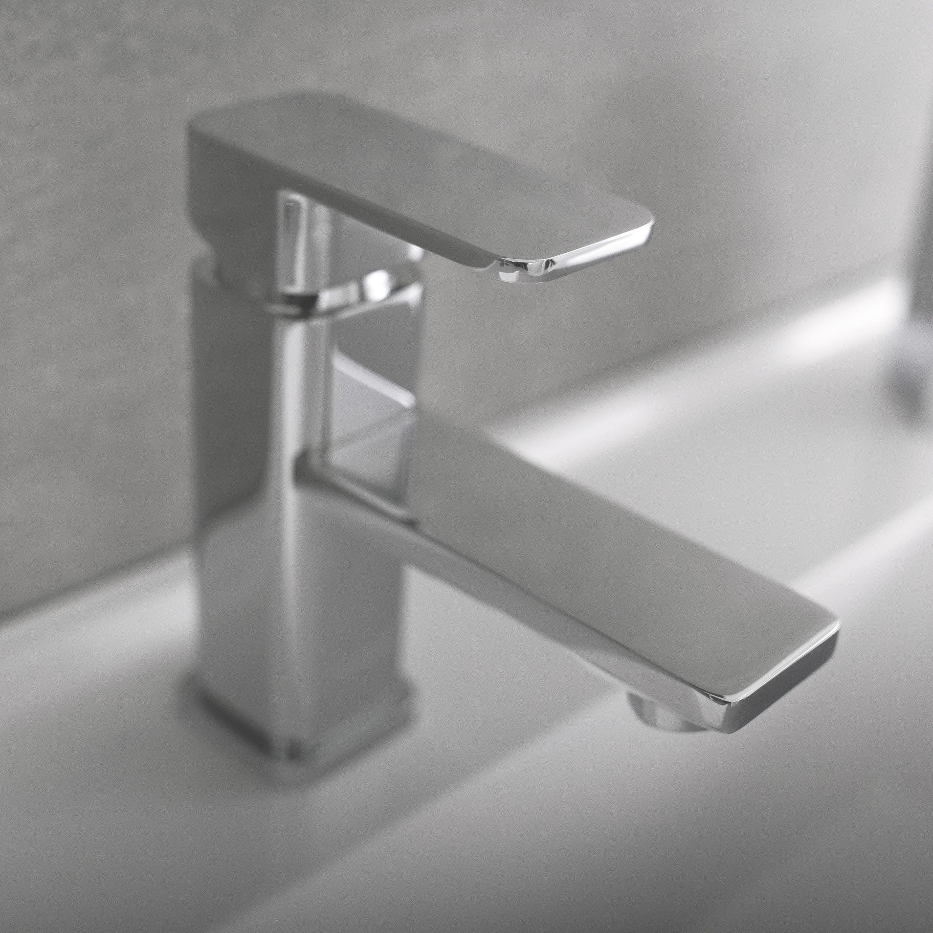DAX 8510 CR Single Handle Bathroom Faucet - Brass Body with Chrome Finish, 5 15/16 x 6 1/8 Inches - Perfect for Modern Bathroom Vanities and Powder Rooms