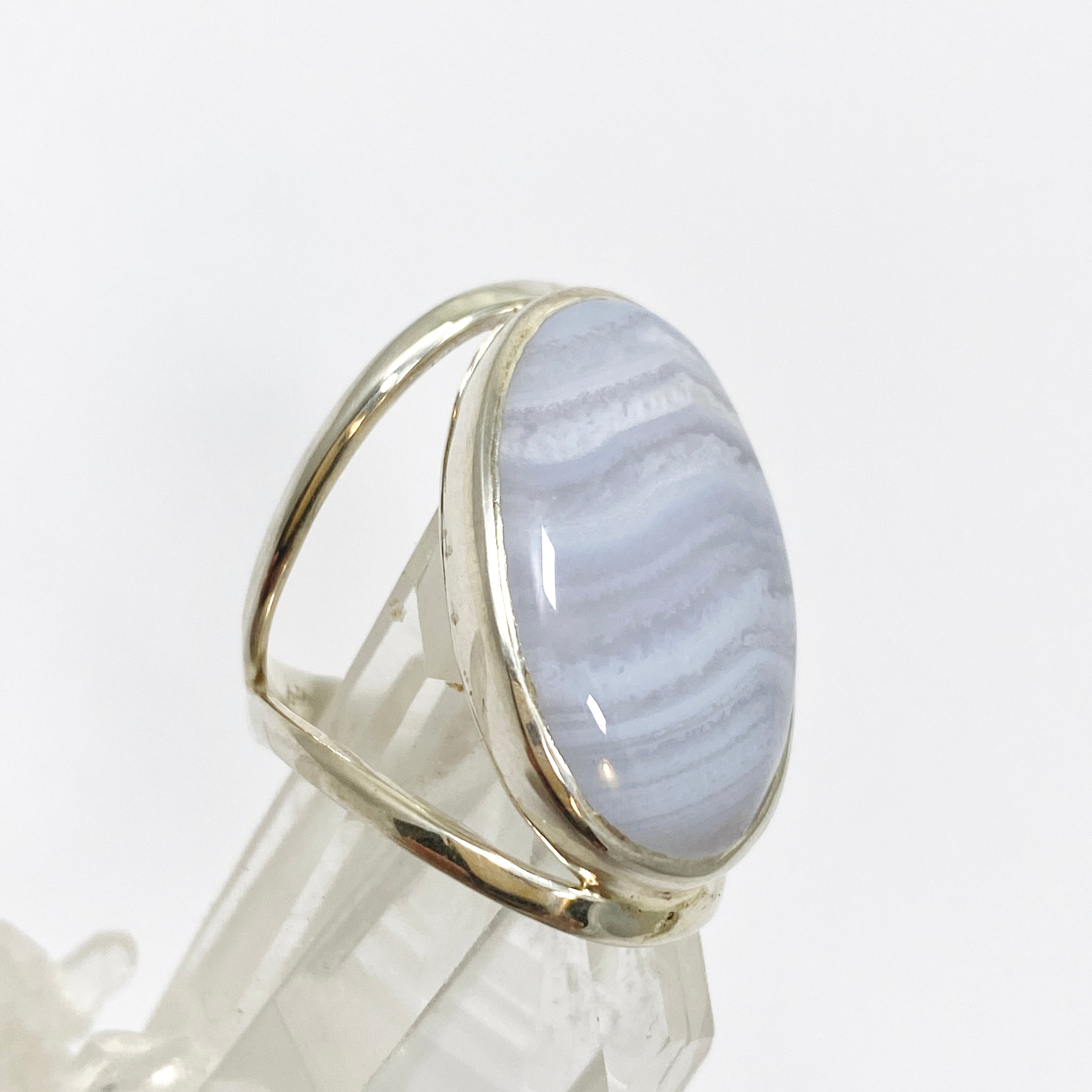 Blue Lace Agate Oval Cabochon Split Band Ring Size 7 - Natural Stone Jewelry for Women, Dainty Boho Wedding Ring, Perfect for Everyday Wear & Special Occasions - KRGJ3378