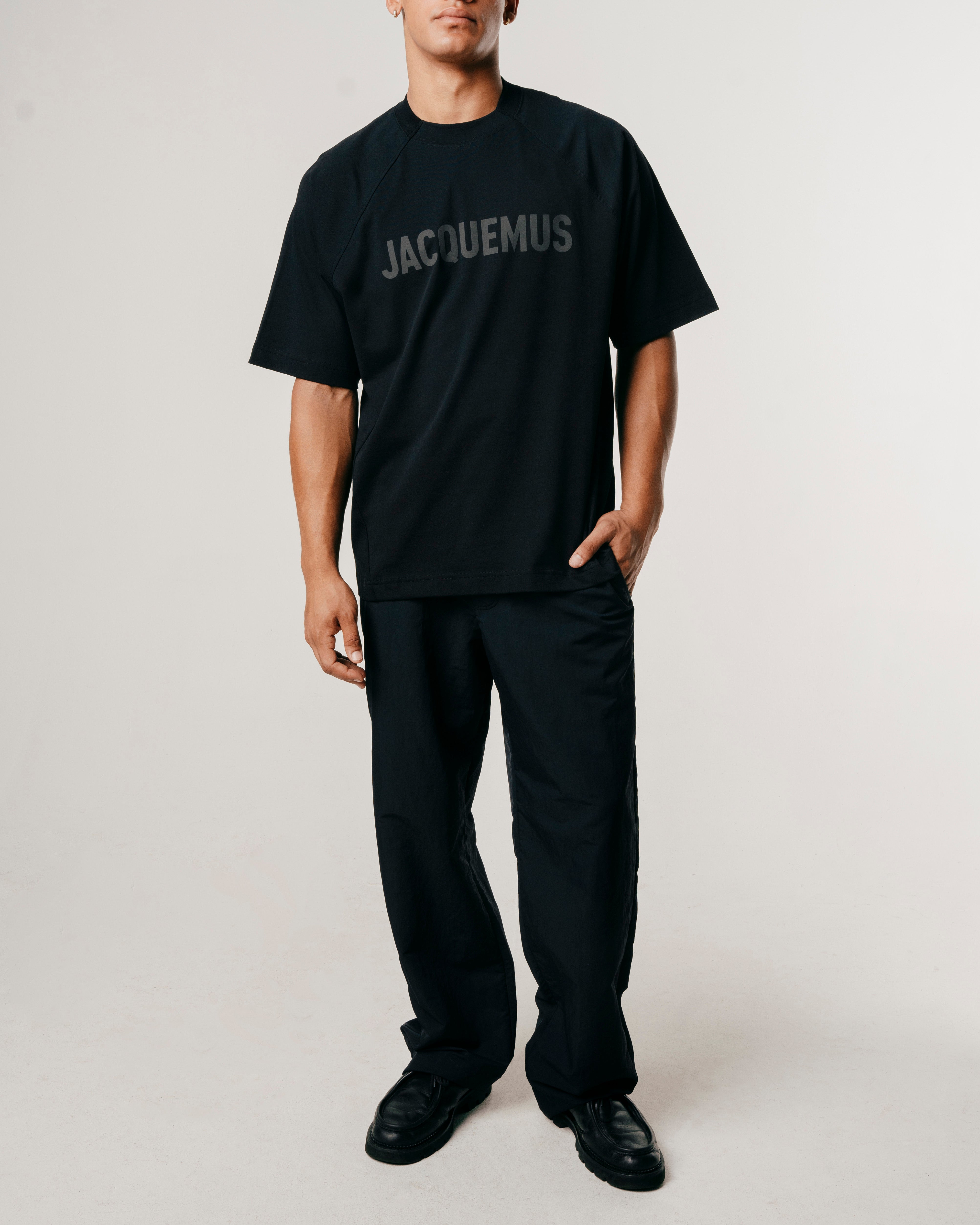 Jacquemus Le T-Shirt Typo - Stylish Oversized Cotton Tee for Women | Perfect for Casual Outfits & Streetwear Fashion
