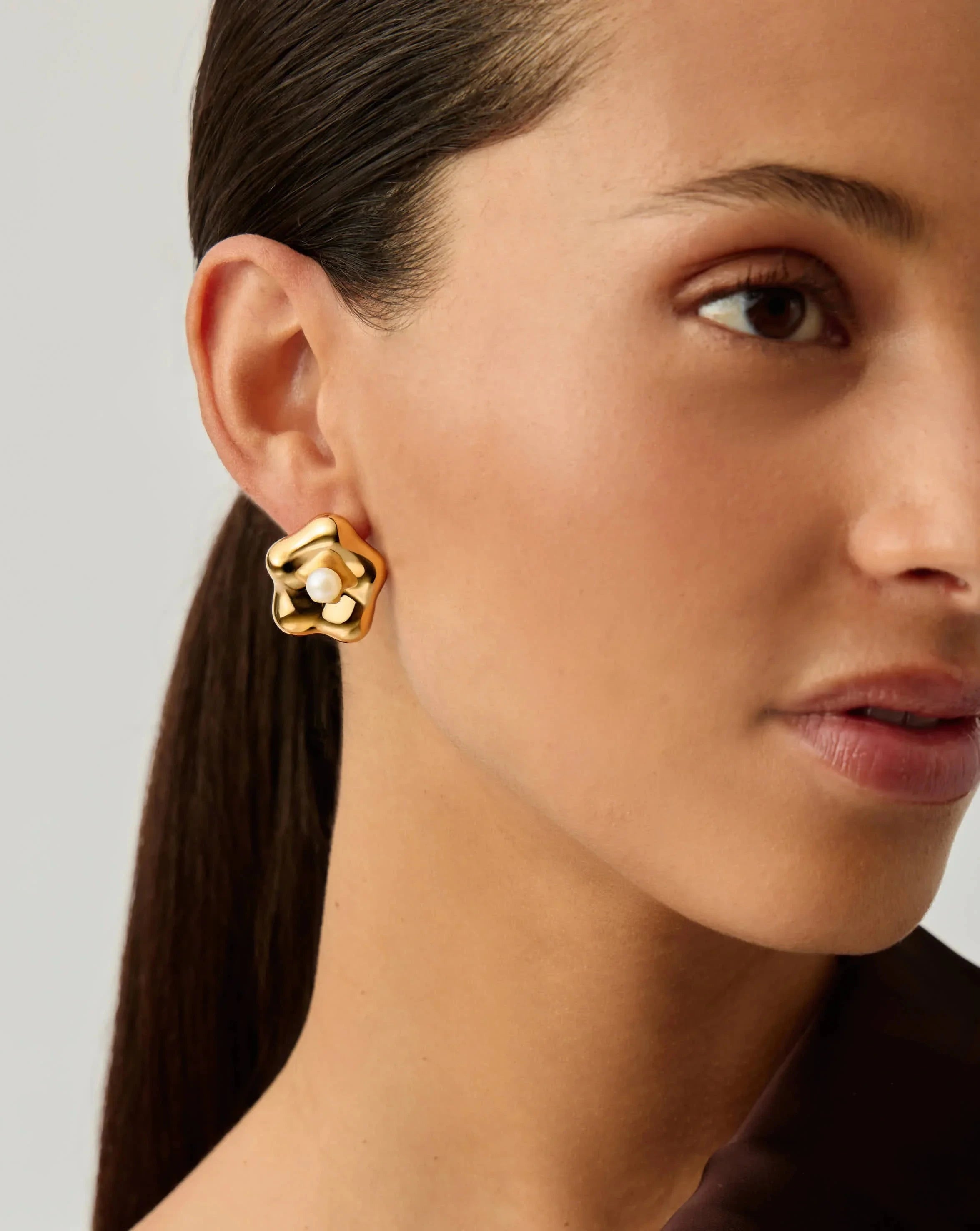 Eny Puffy Daisy Oversized Stud Earrings - 18k Gold Plated with Pearl Accents | Trendy Fashion Jewelry for Women, Perfect for Parties, Weddings & Everyday Wear
