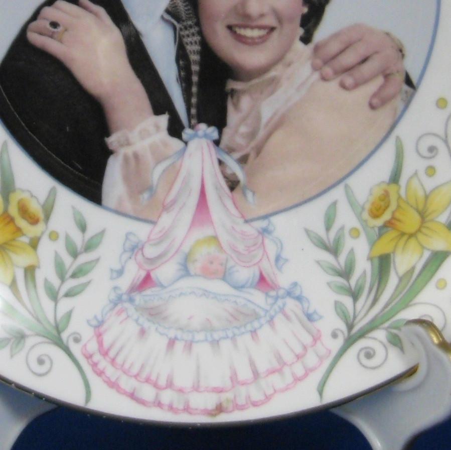 Prince William Birth Plate 1982 - Bone China Commemorative Plate by Crown Staffordshire England - Royal Collectible for Birthdays, Anniversaries & British Royal Family Memorabilia Displays