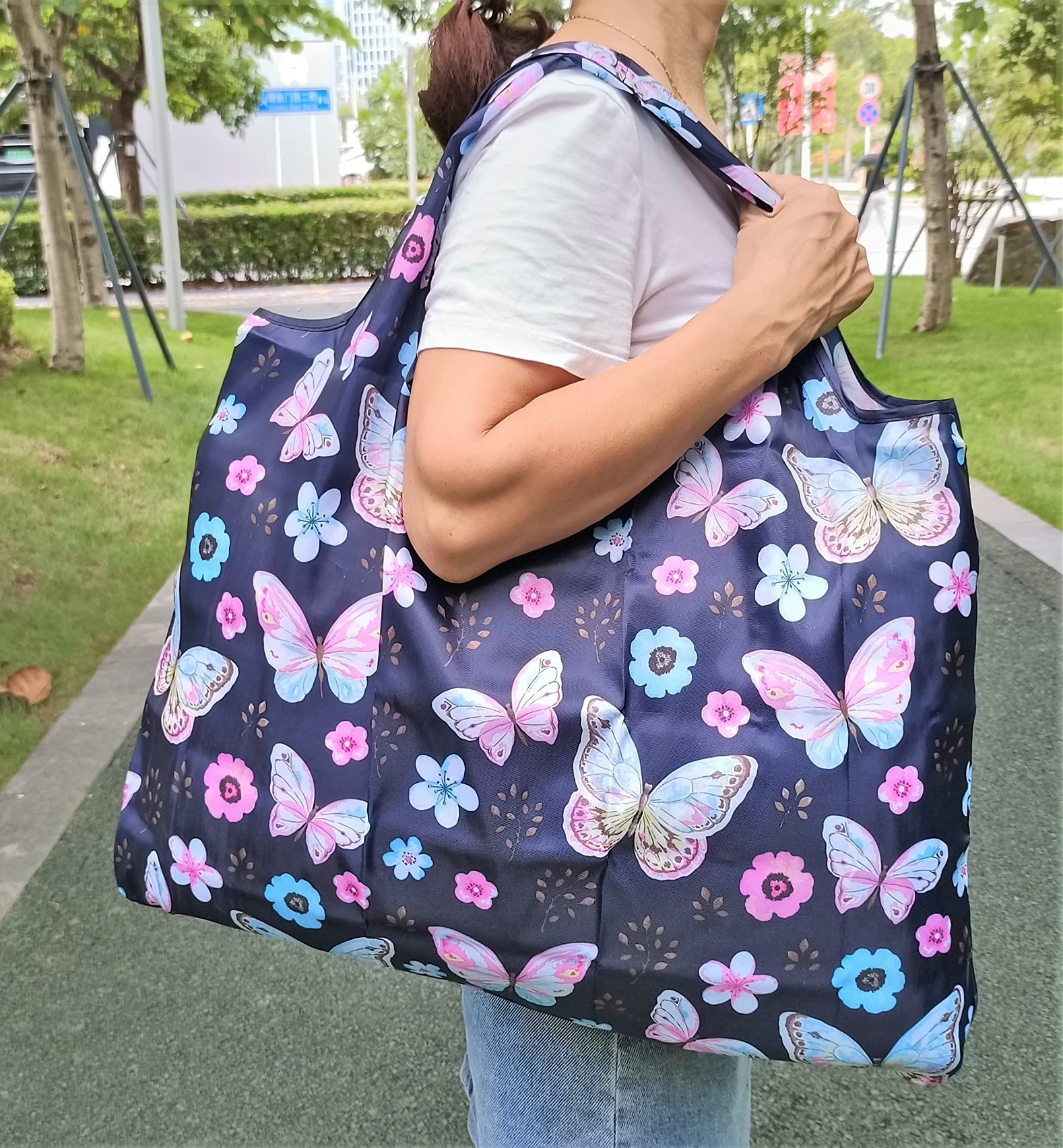 Butterfly Print Foldable Tote Bag for Women - Lightweight Beach Bag, Grocery Shopping, Gym, Travel & Camping | Perfect for Picnics, Laundry & Sports Accessories Storage