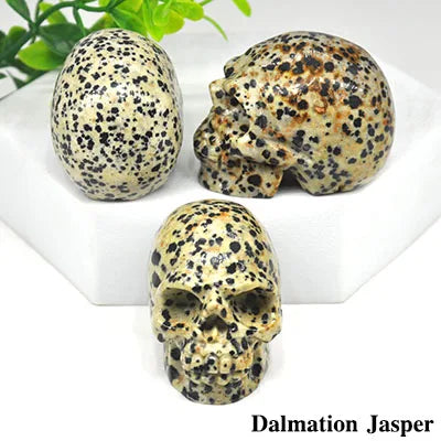 2 Pack Skull Statue - Natural Stone Healing Crystal Hand Carved Home Decor, Wicca Energy Chakra Healing Gem Figurine - Perfect for Meditation, Altar Display & Spiritual Gift Giving