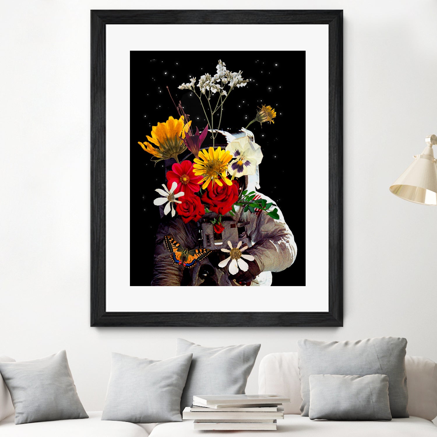 Astronaut with Flowers - Unique Space-Themed Gift for Astronomy Lovers - Perfect for Birthday, Anniversary & Home Decor
