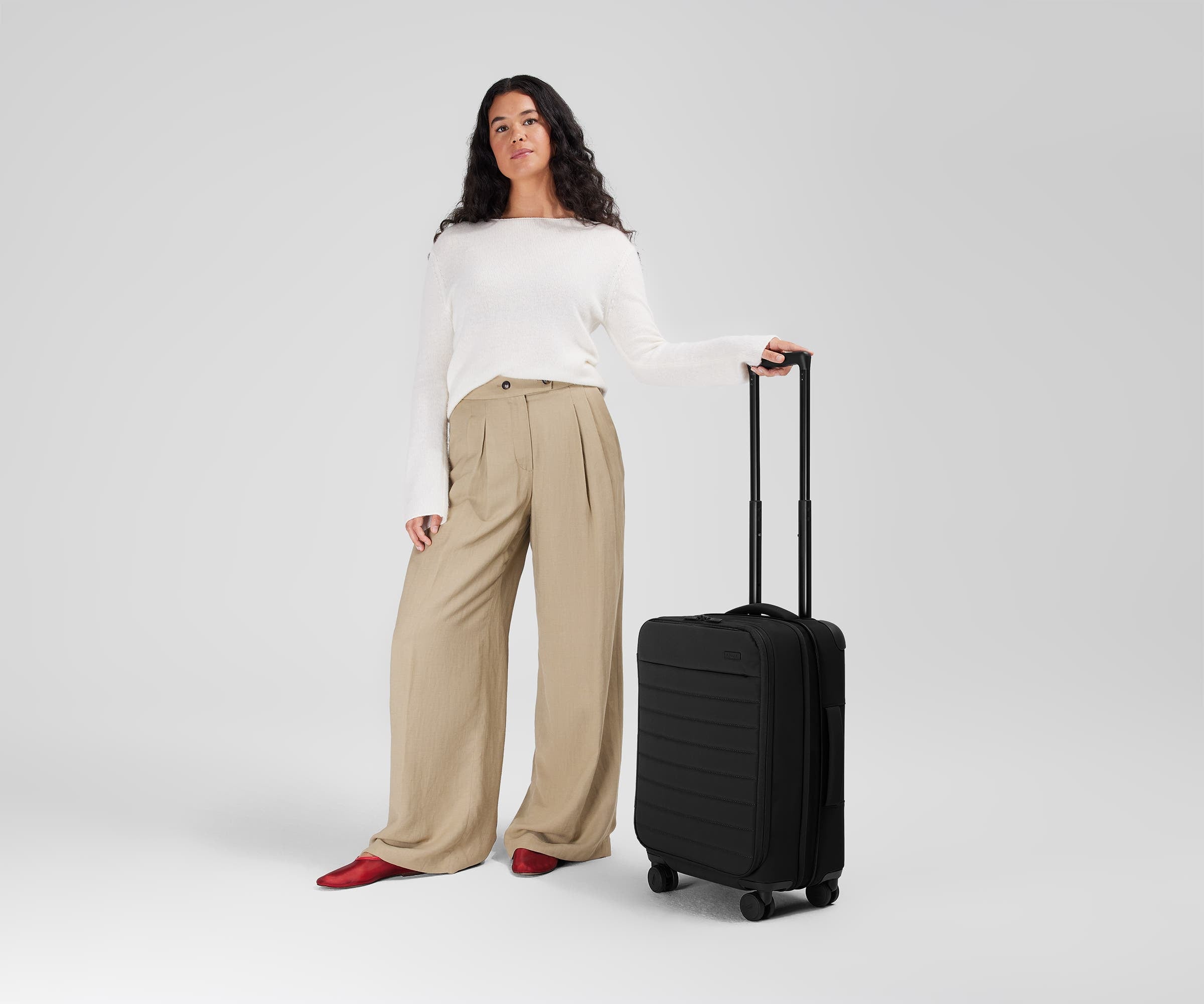 Jet Black Softside Carry On Luggage - Lightweight Expandable Suitcase for Air Travel, Business Trips & Weekend Getaways