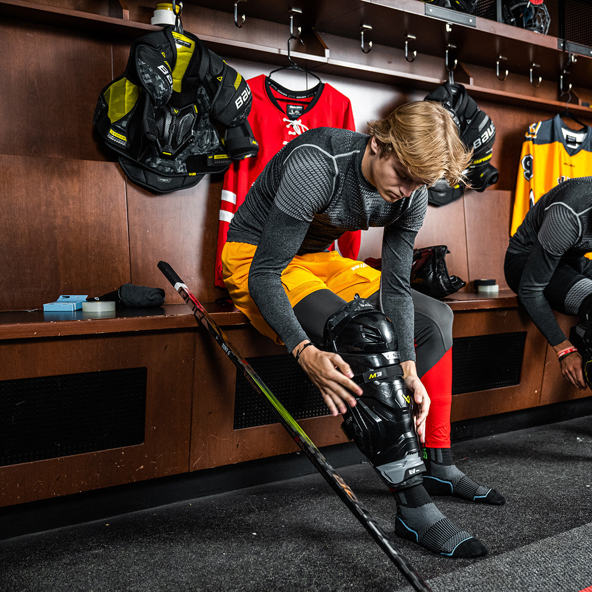 Bauer Supreme M3 Senior Hockey Shin Guards - Protective Gear for Ice Hockey Players - Perfect for Games, Practices & Training