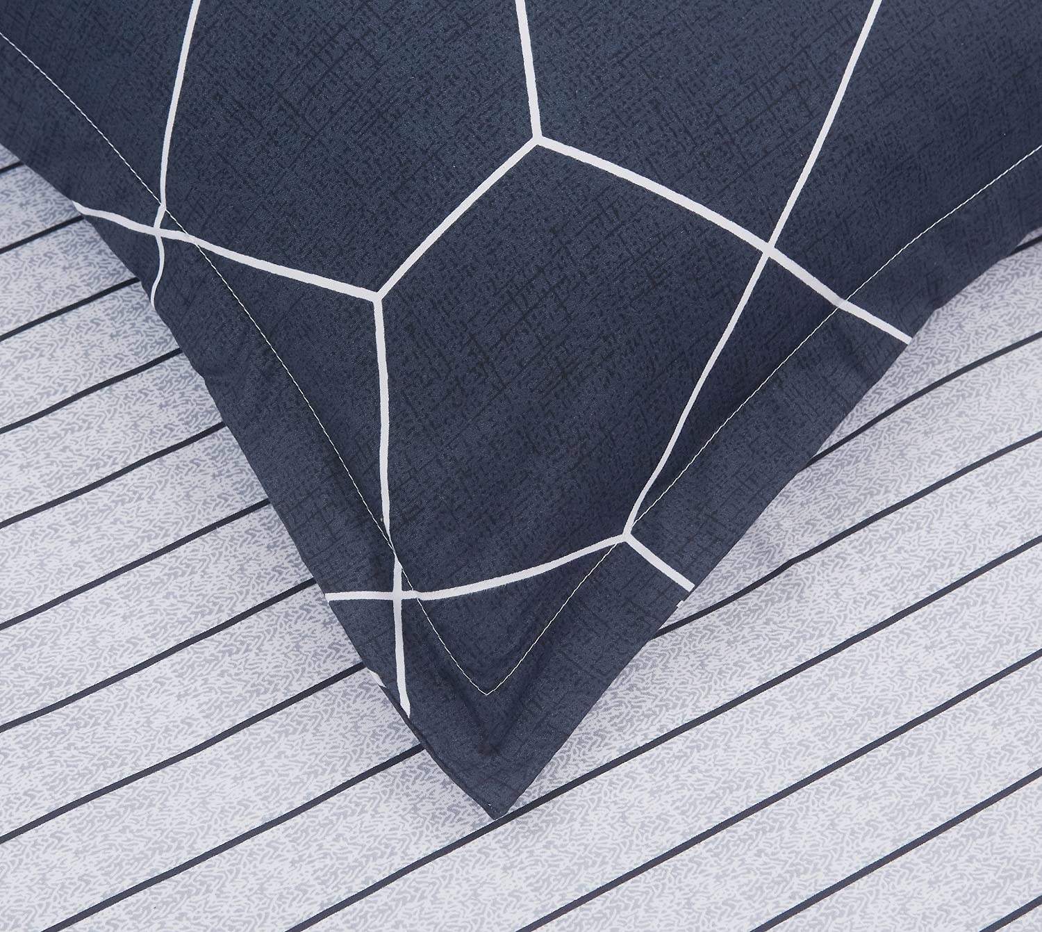 Geometric Diamond Duvet Cover Set - Navy Blue Twin Size Bedding with Zipper Closure, Reversible Quilt Comforter Cover for Kids, Boys & Teens (1 Duvet Cover + 2 Pillow Shams) | Modern Kids Room Decor, Teen Bedroom Upgrade, Soft & Stylish Bedding Set for Boys & Girls