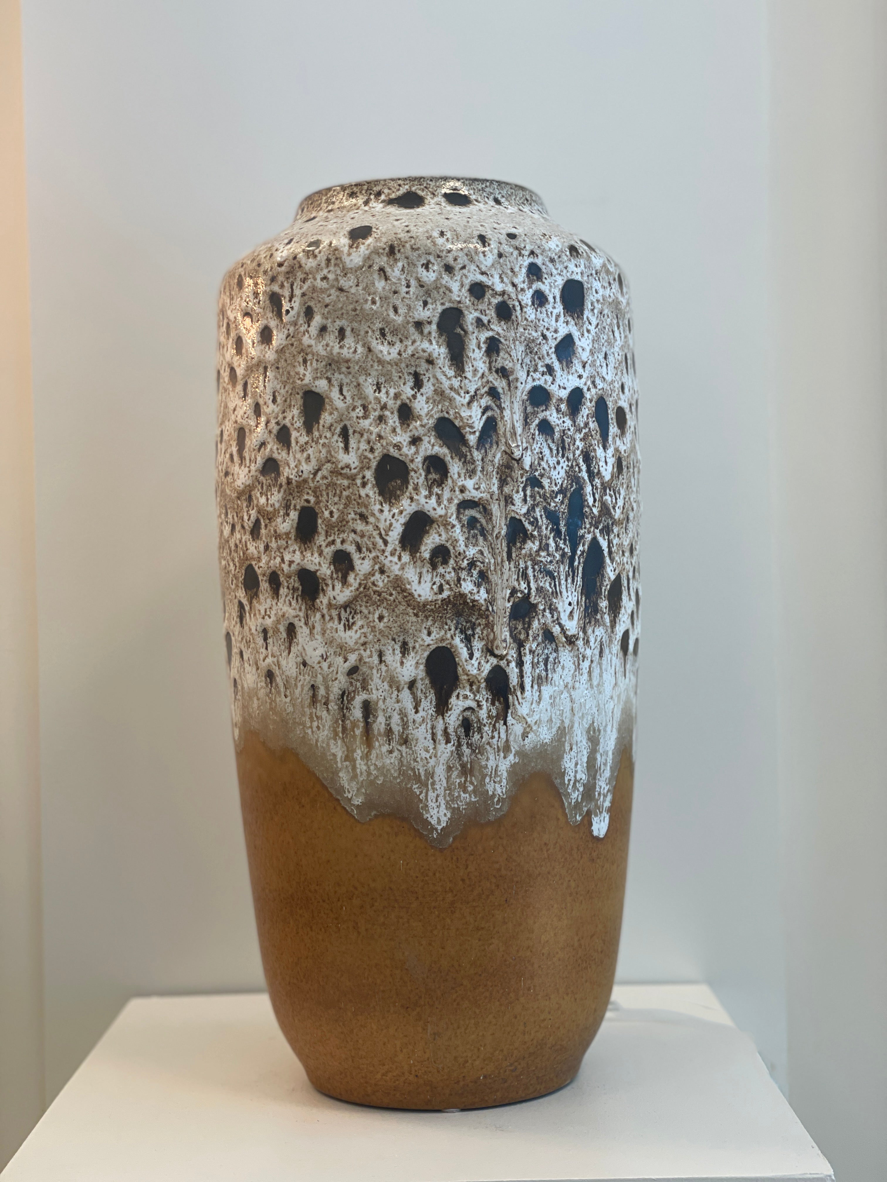 Handmade German Ceramic Vase - Elegant Home Decor for Living Room, Dining Table & Wedding Centerpieces | Premium Quality Pottery Flower Vase for Modern & Traditional Interiors