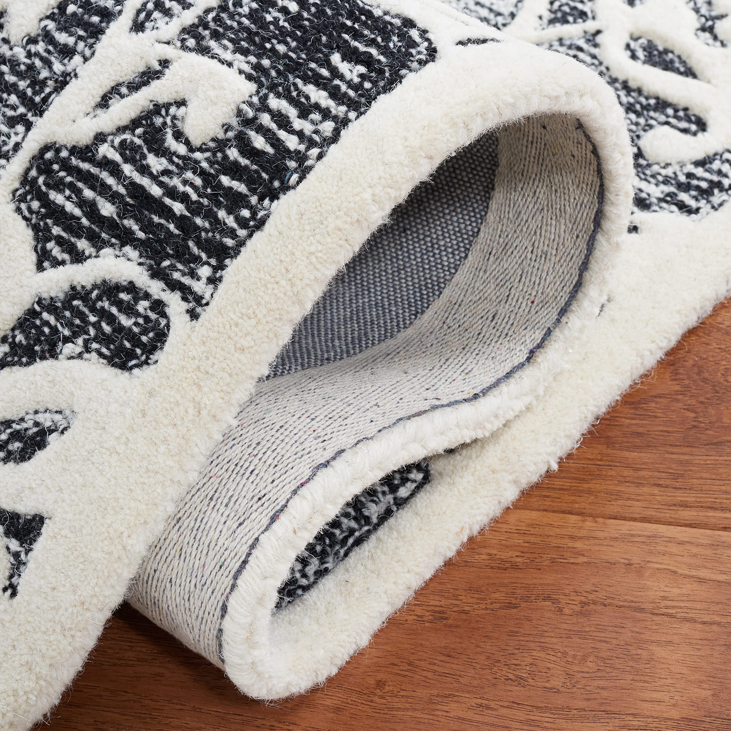 SAFAVIEH Metro Collection 6' Square Black & Ivory Wool Area Rug - Handmade Premium Quality for Living Room, Dining Room, Bedroom Decor | Soft & Durable Floor Covering for Home Interior Design