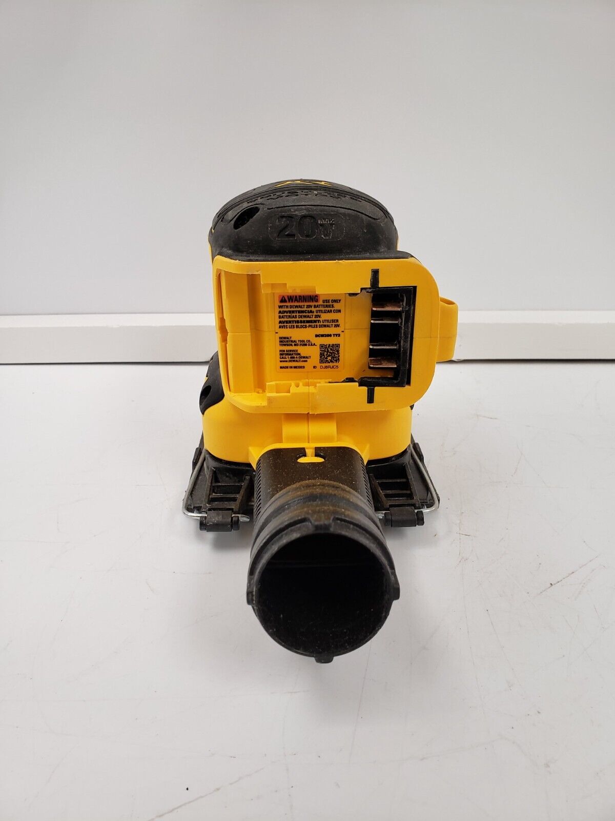 DEWALT DCW200 5-Inch Random Orbit Sander with Dust Extraction - Power Tool for Woodworking, Sanding & Finishing - Perfect for DIY Projects & Professional Use