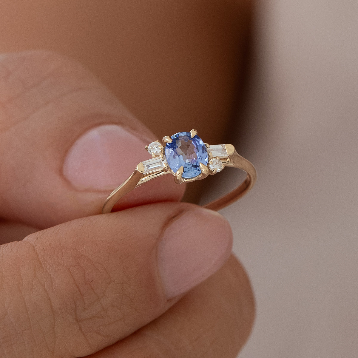 Exquisite Oval Geo Blue Sapphire and Diamond Ring for Women | Elegant Engagement & Wedding Jewelry Gift | Perfect for Anniversaries, Proposals & Special Occasions