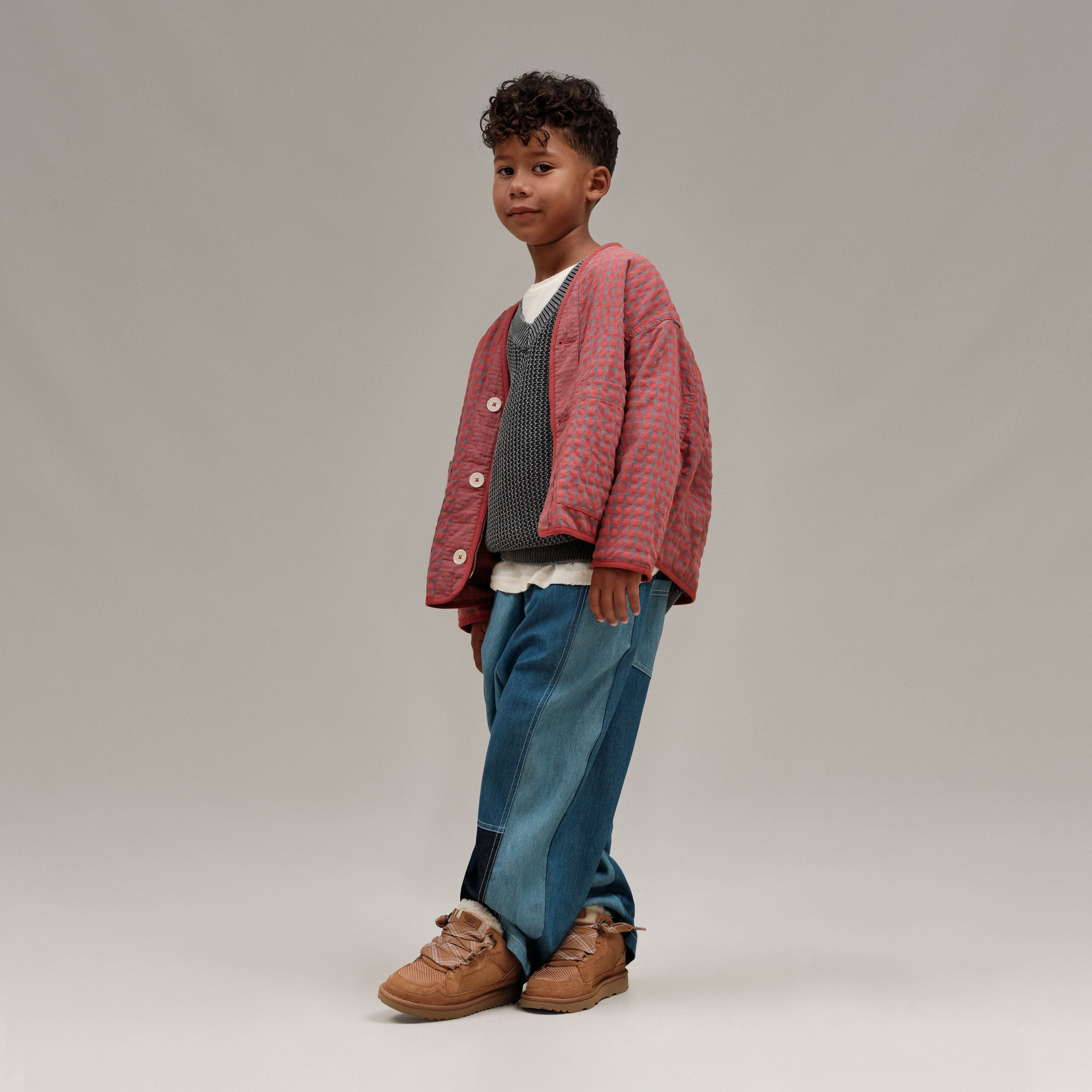 UGG Kid's Lowmel Boots in Chestnut - Warm & Comfortable Winter Boots for Boys & Girls - Perfect for Snow, School & Outdoor Activities