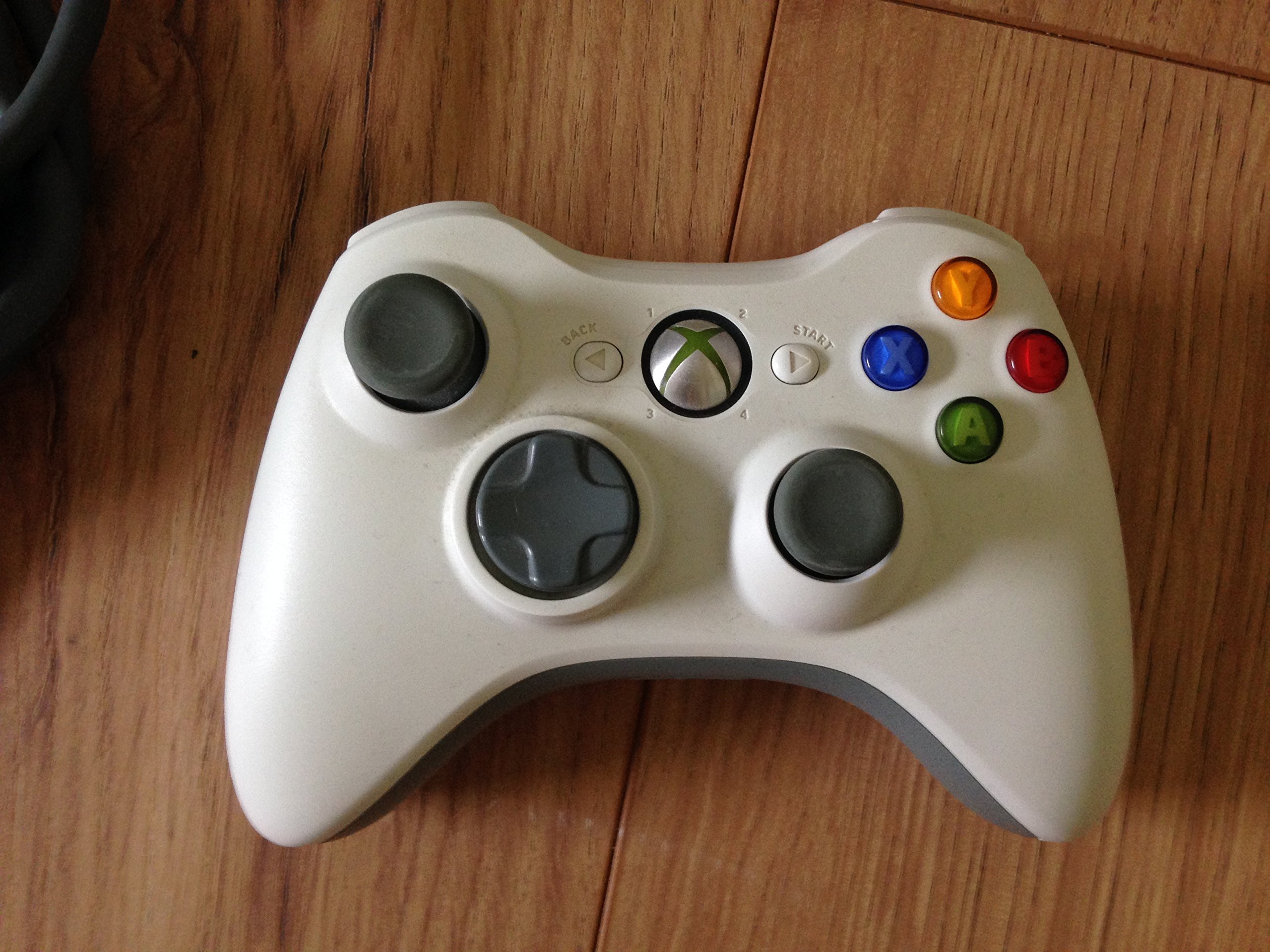 Refurbished Microsoft Xbox 360 Arcade Console - Wireless Controller Included | HD Gaming System for Family Entertainment & Retro Gaming Nights