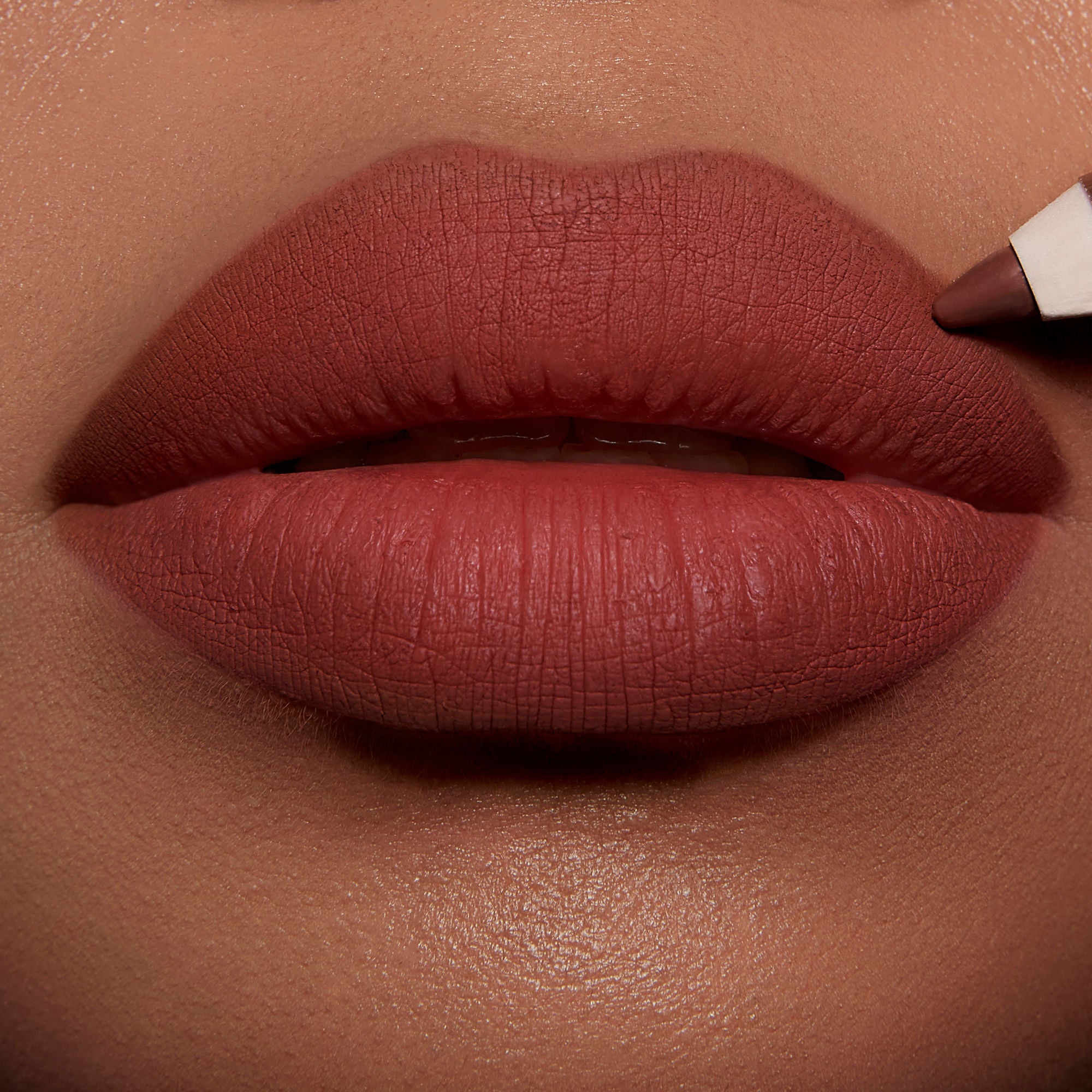 Charlotte Tilbury Lip Cheat Lip Liner - Long-Lasting, Waterproof Lip Pencil for Precise Definition & Fuller Lips | Perfect for Everyday Wear, Date Night & Special Occasions