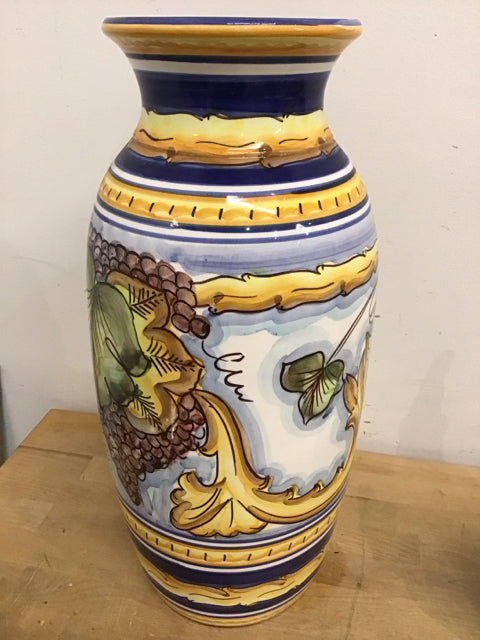 18.5 Inch Ceramic Provincial Style Decorative Bowl - Perfect for Dining, Serving, and Home Decor