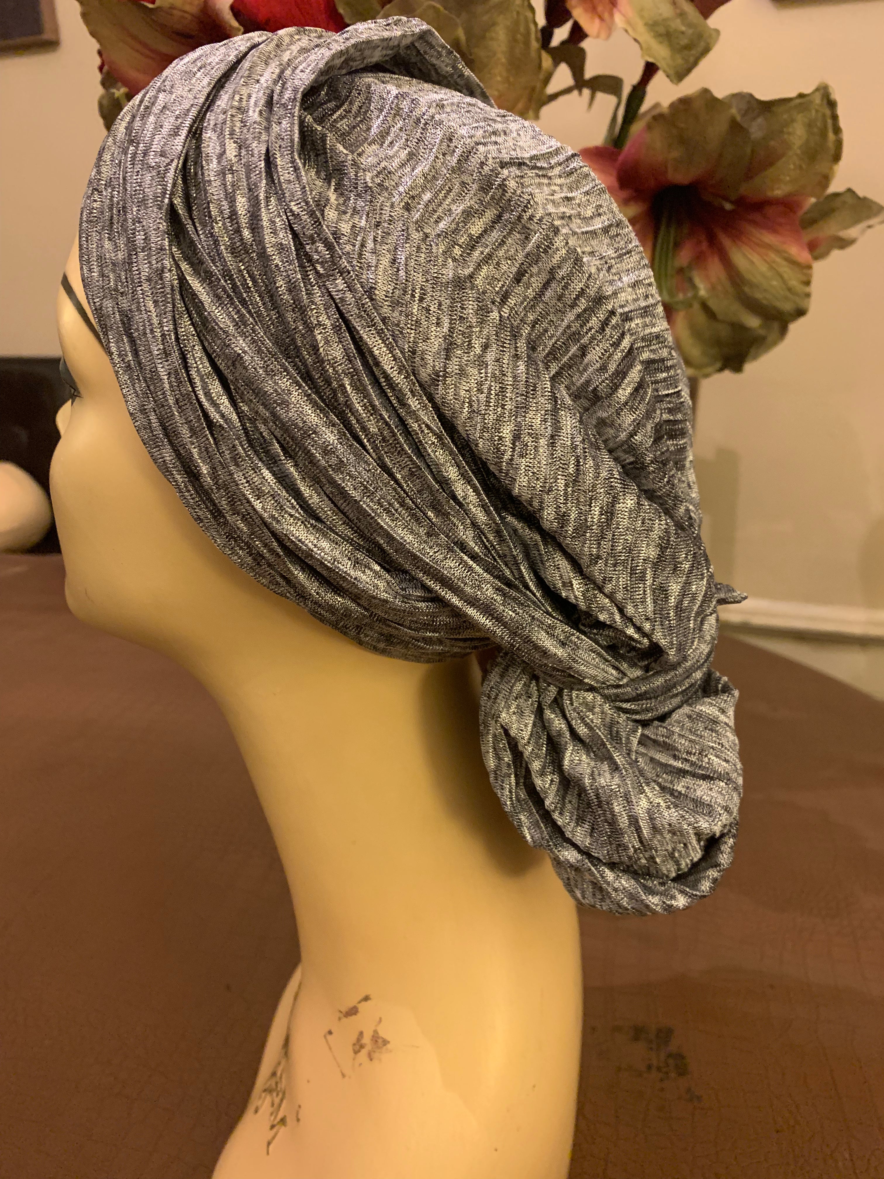 Elegant Silver Grey Pre-Tied Scarf for Women - Fashionable Neck Wrap Accessory for Office, Party & Everyday Wear